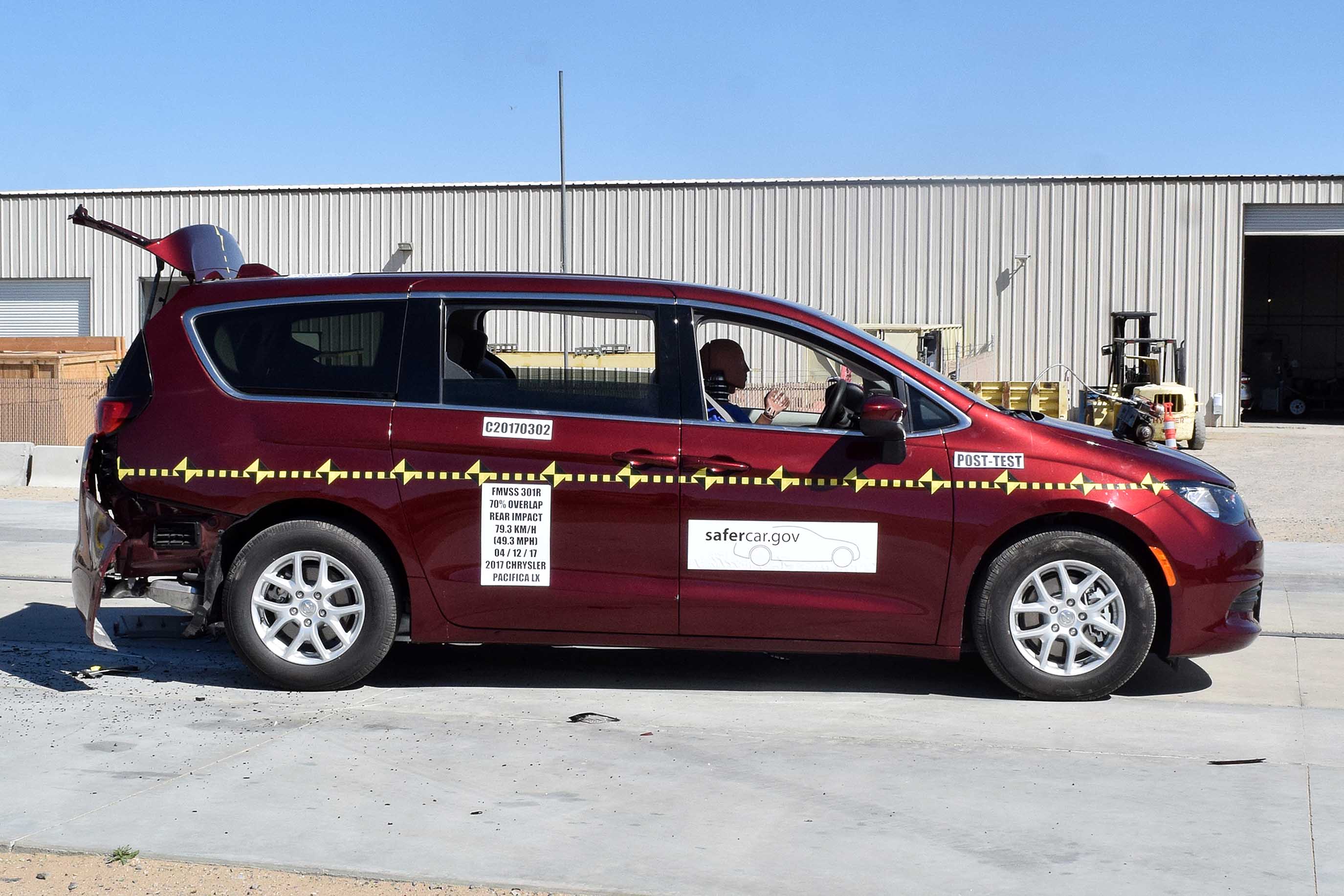 2017 CHRYSLER PACIFICA crash image 18
