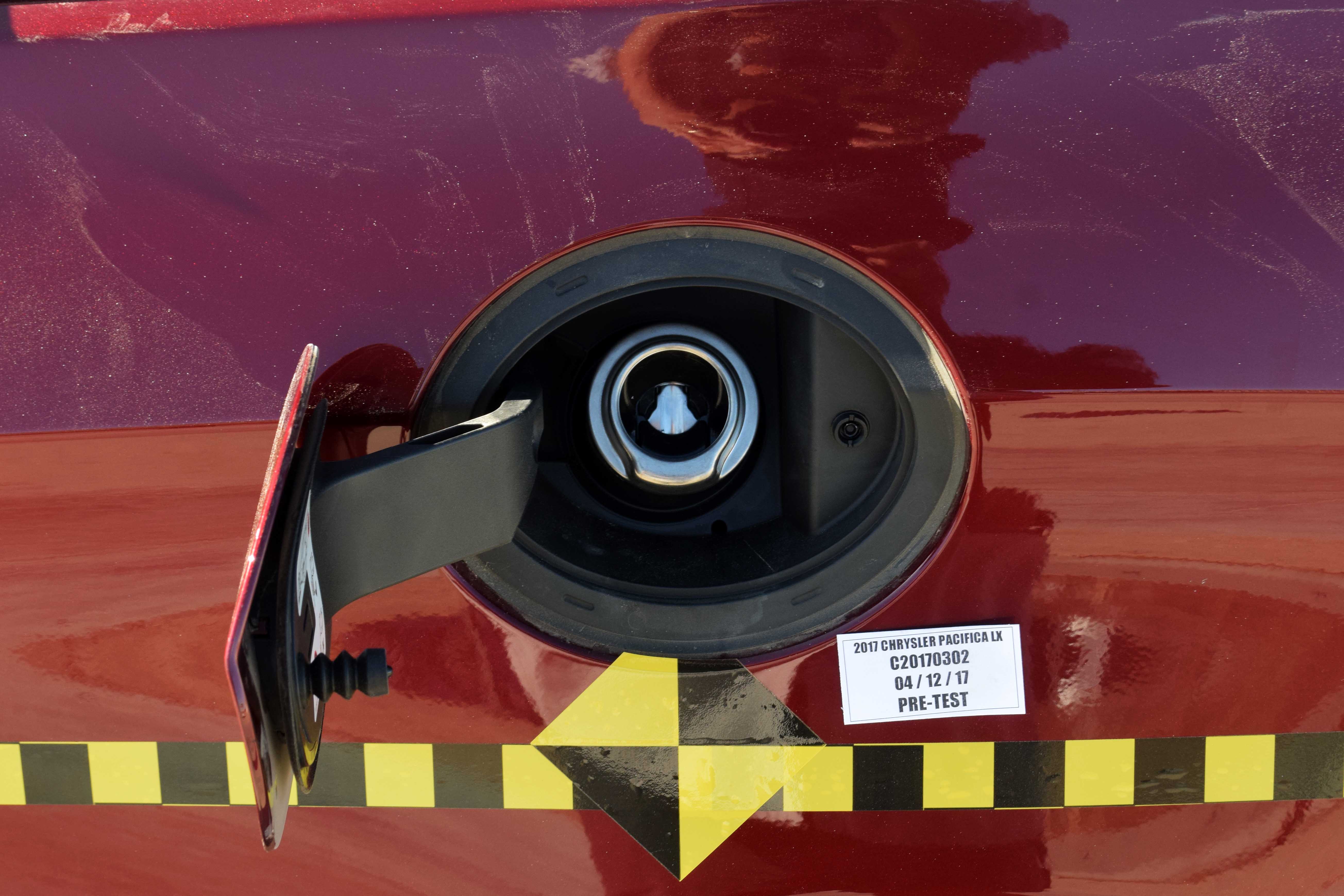 2017 CHRYSLER PACIFICA crash image 23
