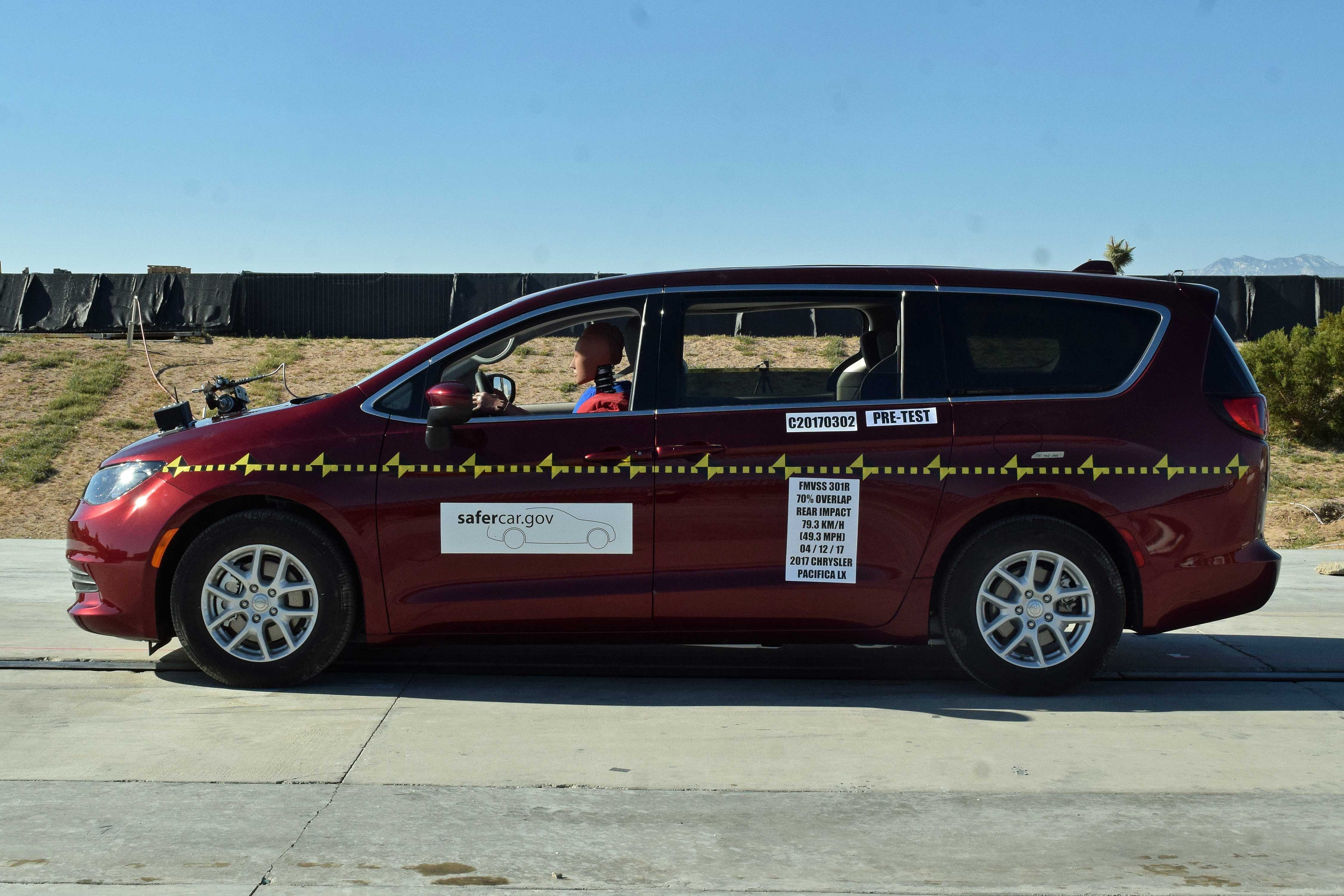 2017 CHRYSLER PACIFICA crash image 9
