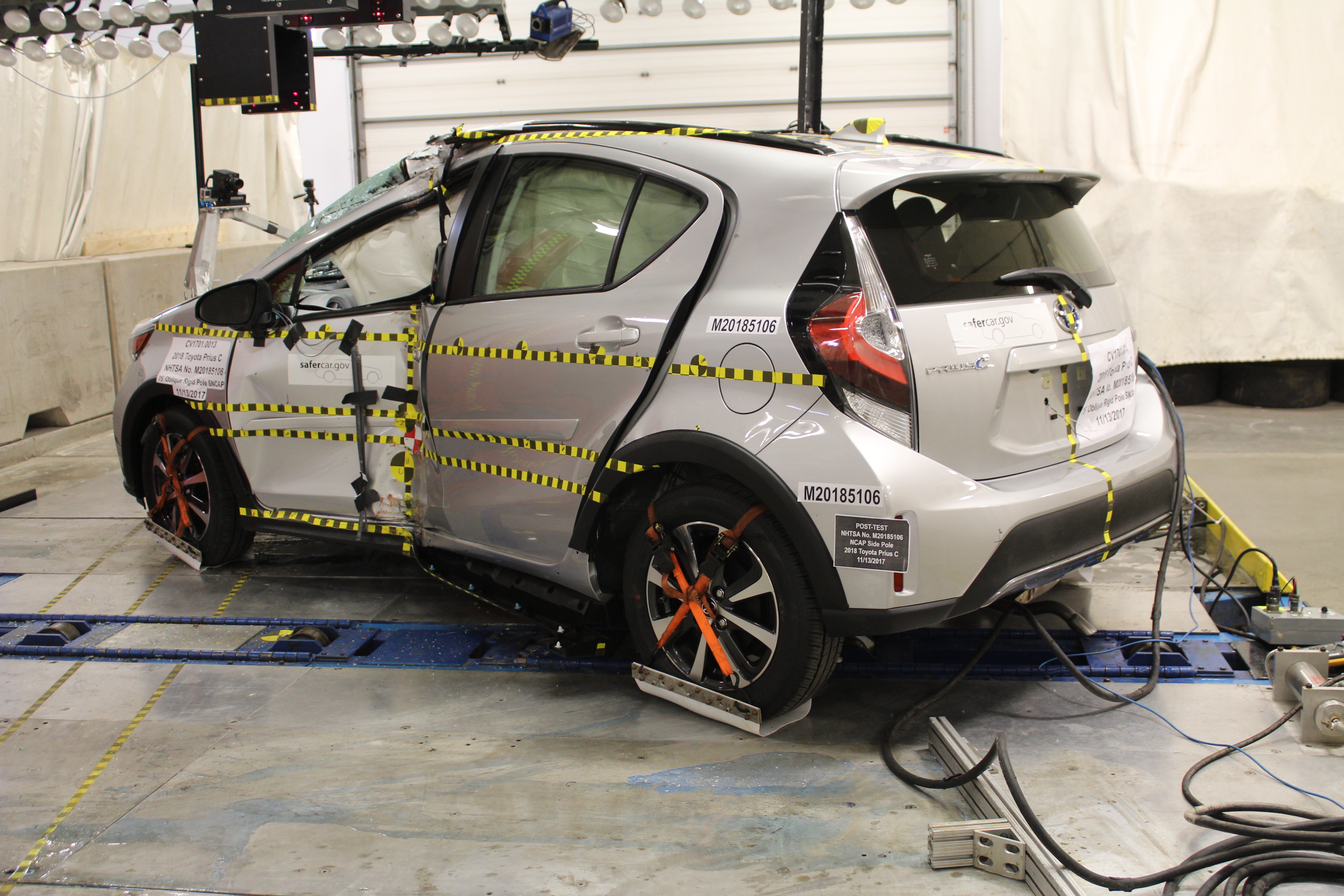 2018 TOYOTA PRIUS C crash image 10