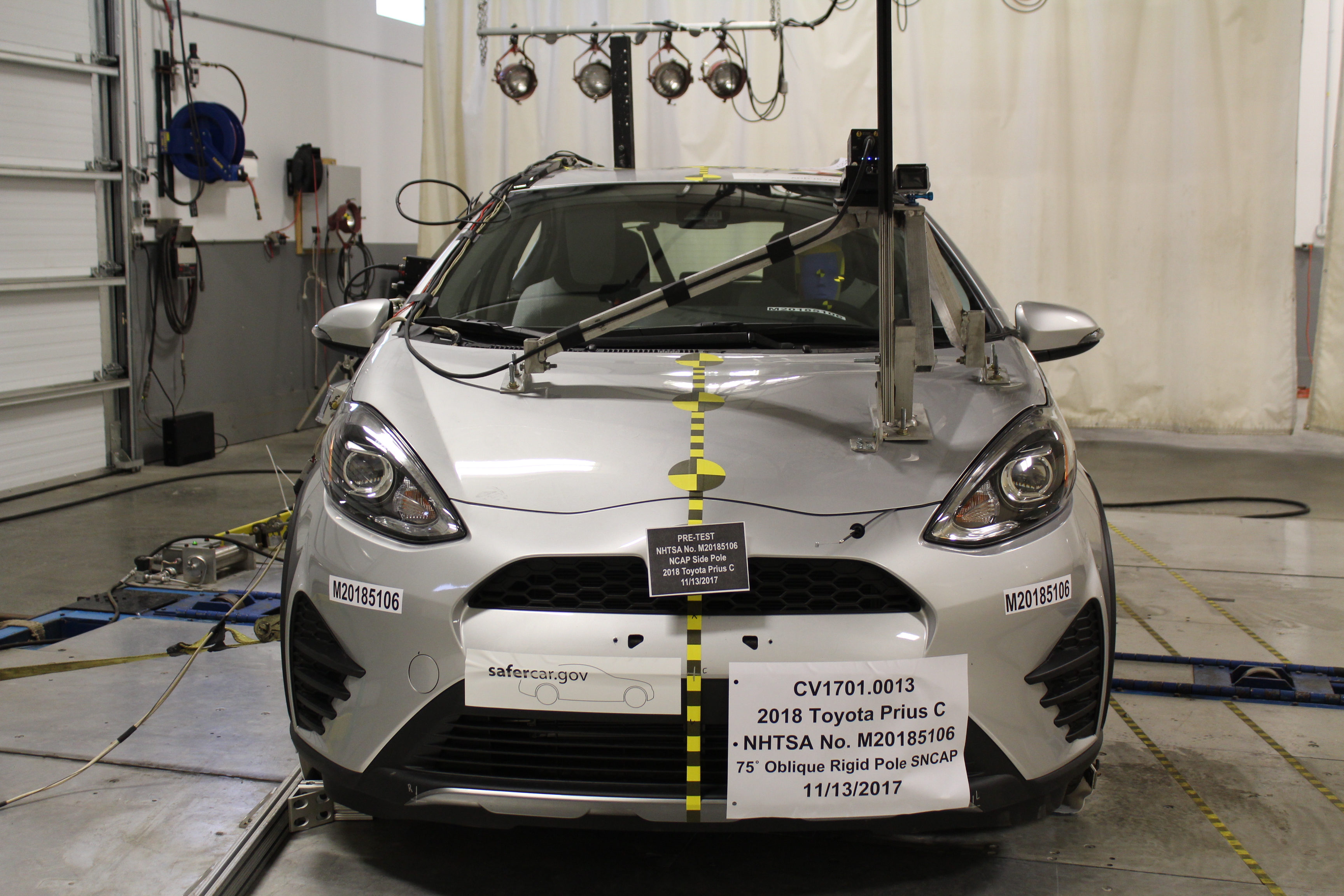 2018 TOYOTA PRIUS C crash image 3