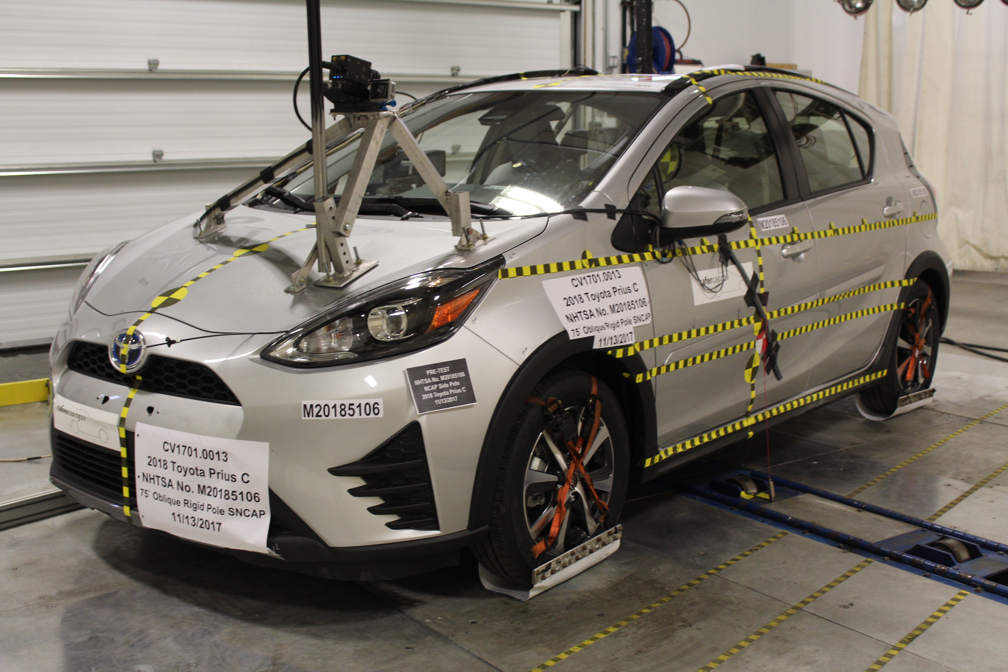 2018 TOYOTA PRIUS C crash image 5