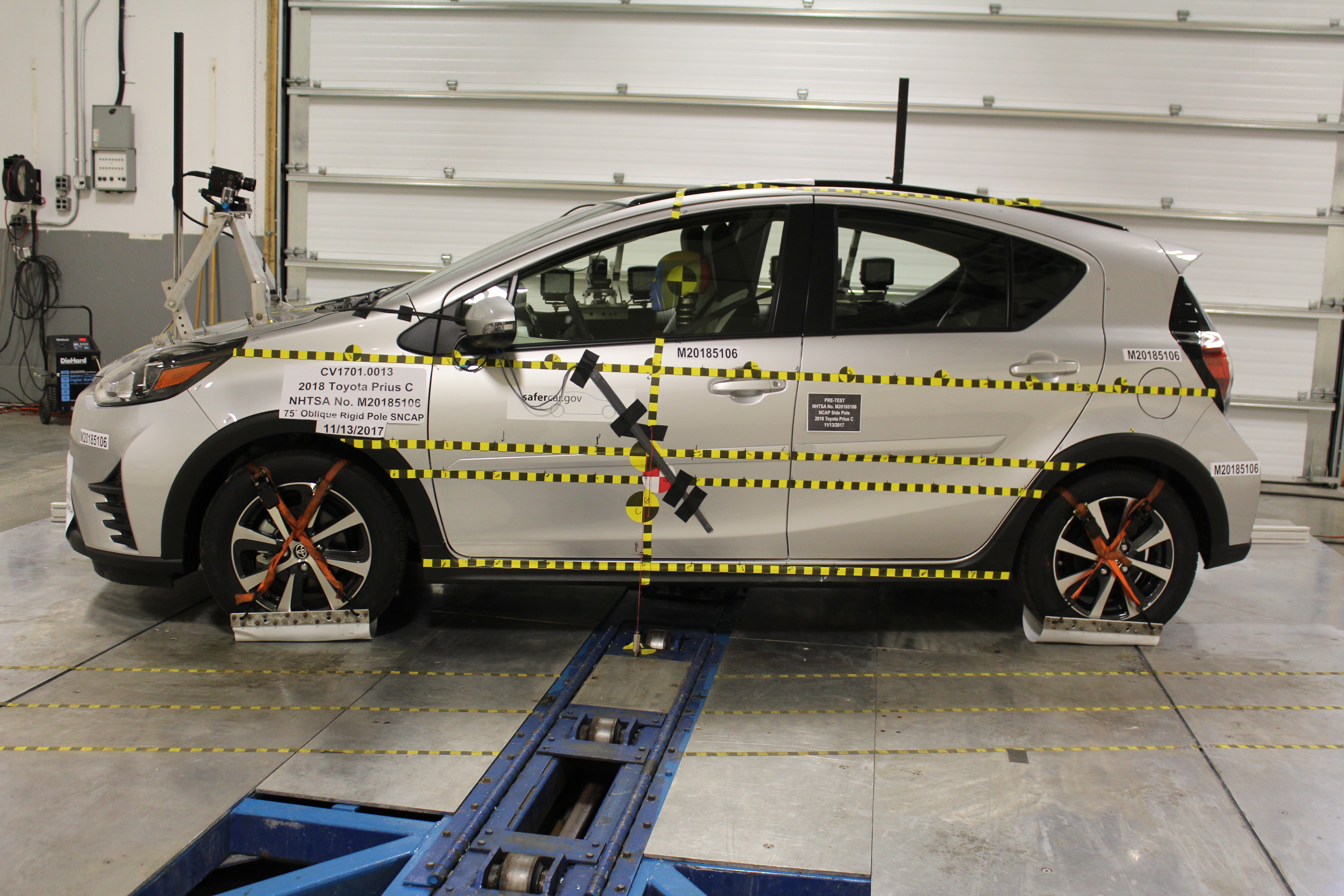 2018 TOYOTA PRIUS C crash image 7