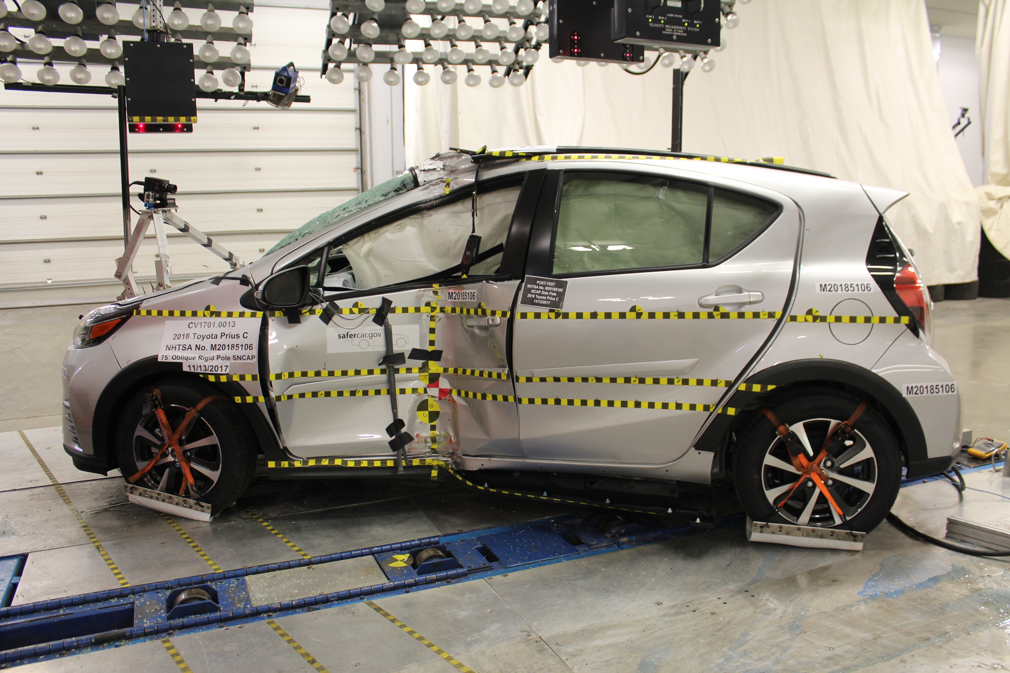 2018 TOYOTA PRIUS C crash image 8