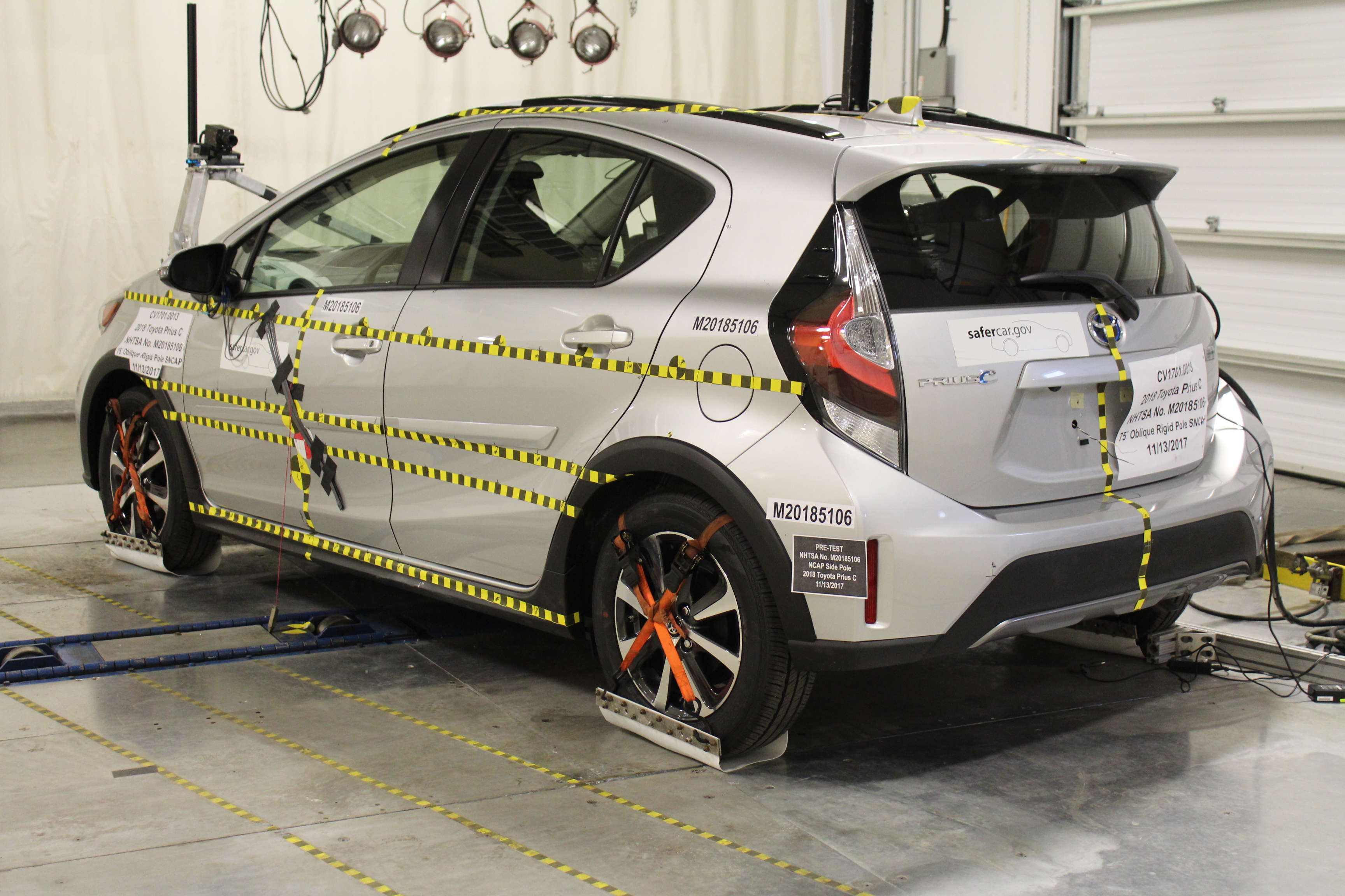 2018 TOYOTA PRIUS C crash image 9