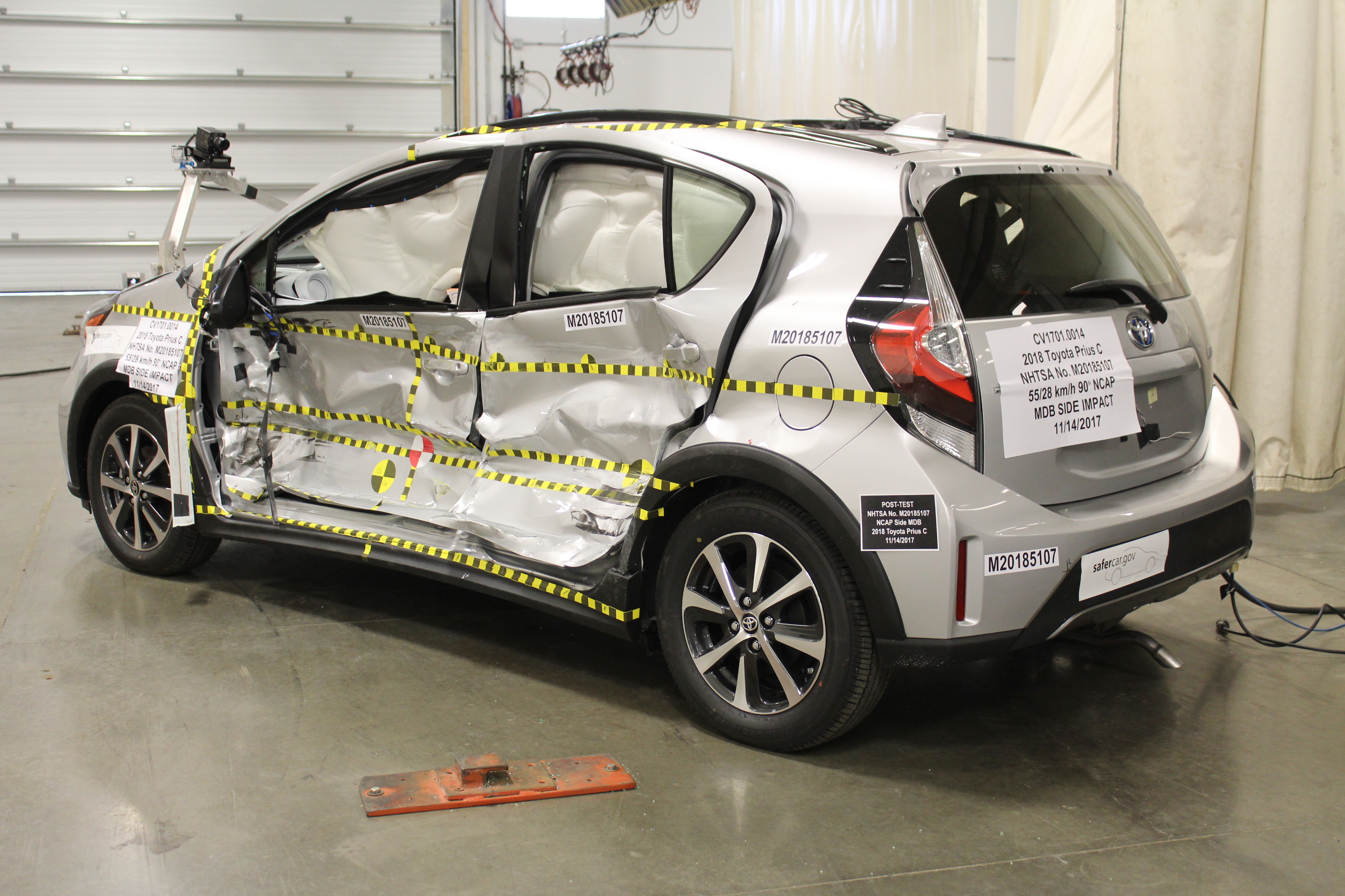 2018 TOYOTA PRIUS C crash image 10