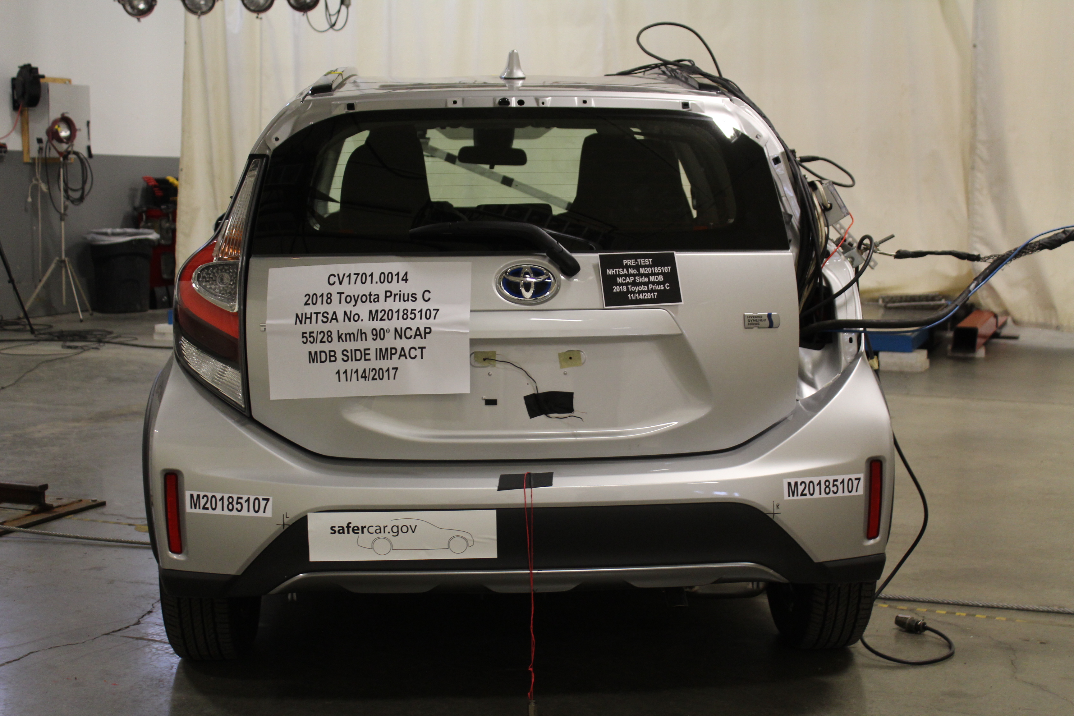 2018 TOYOTA PRIUS C crash image 11