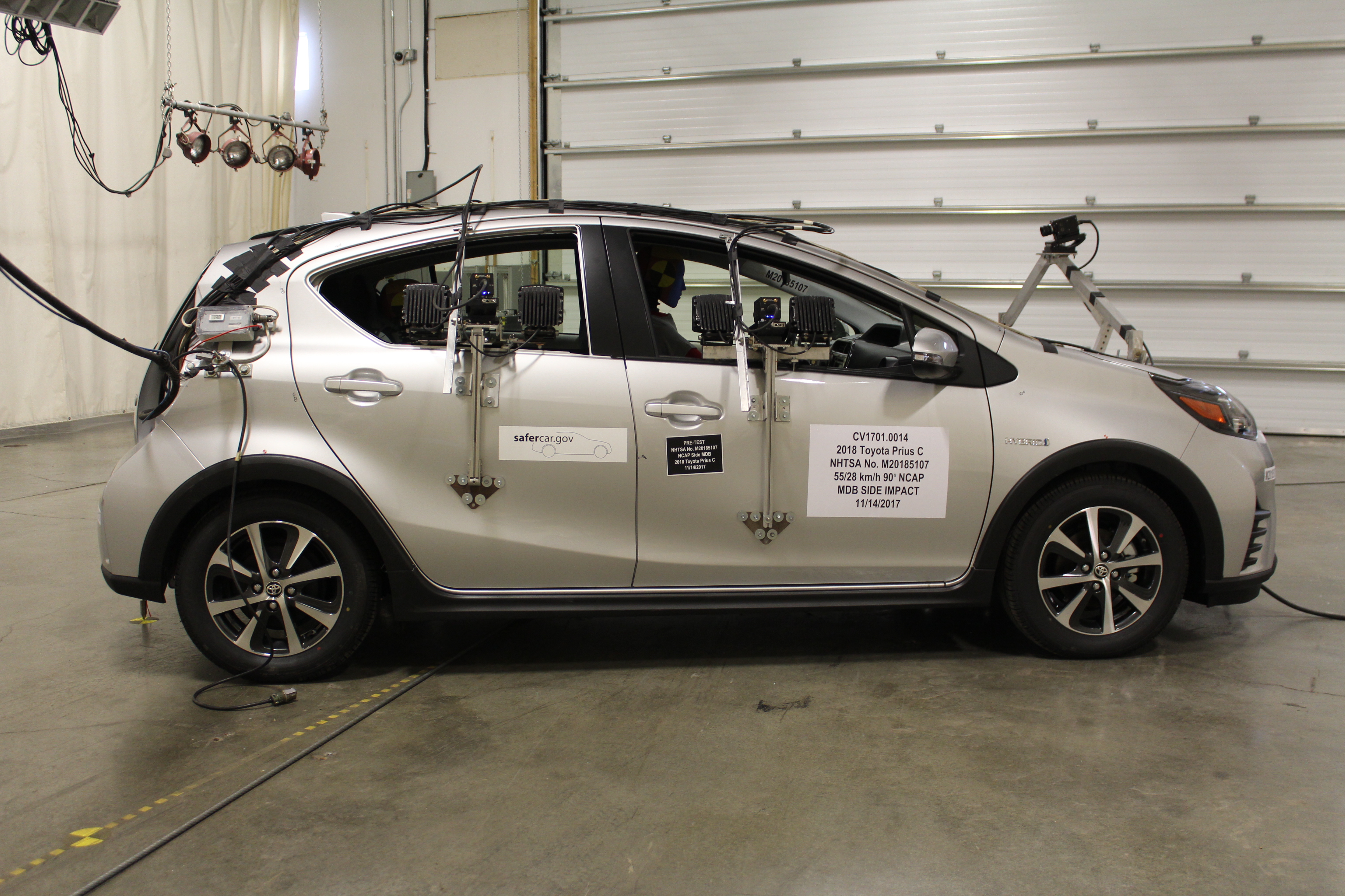 2018 TOYOTA PRIUS C crash image 13