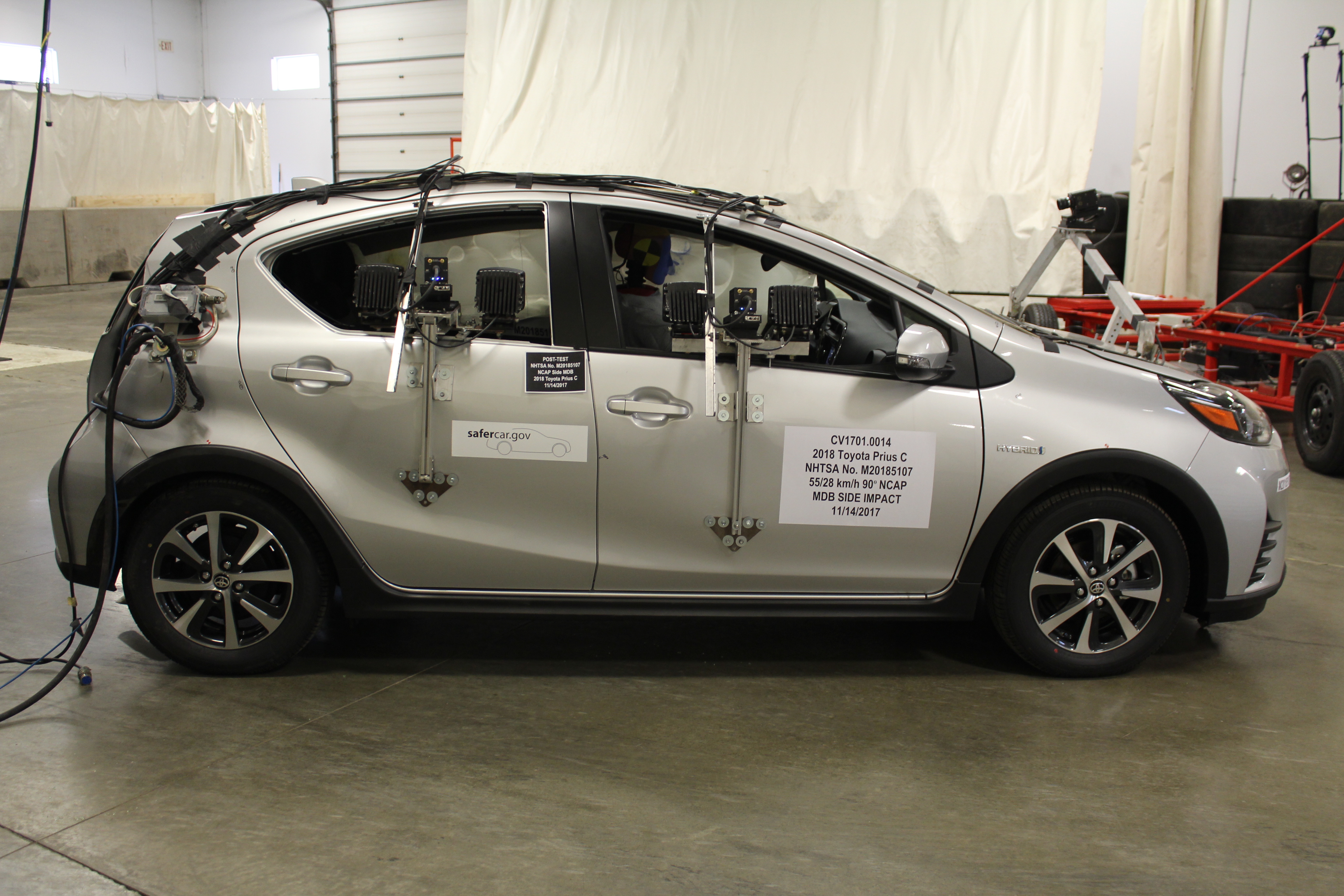 2018 TOYOTA PRIUS C crash image 14