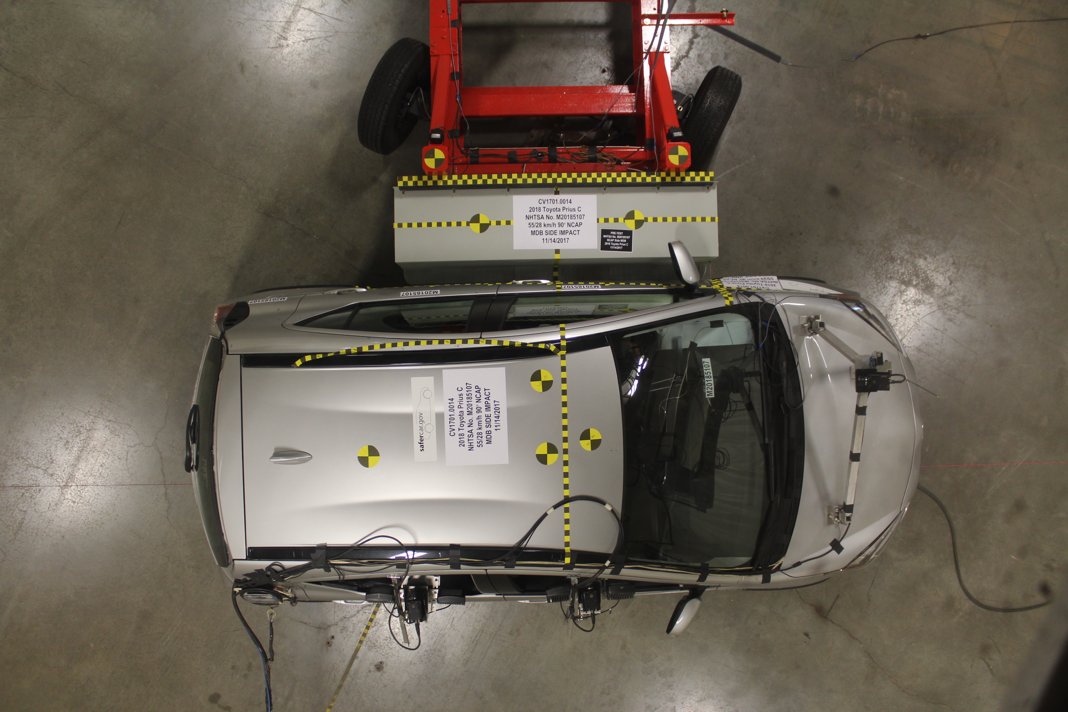 2018 TOYOTA PRIUS C crash image 15