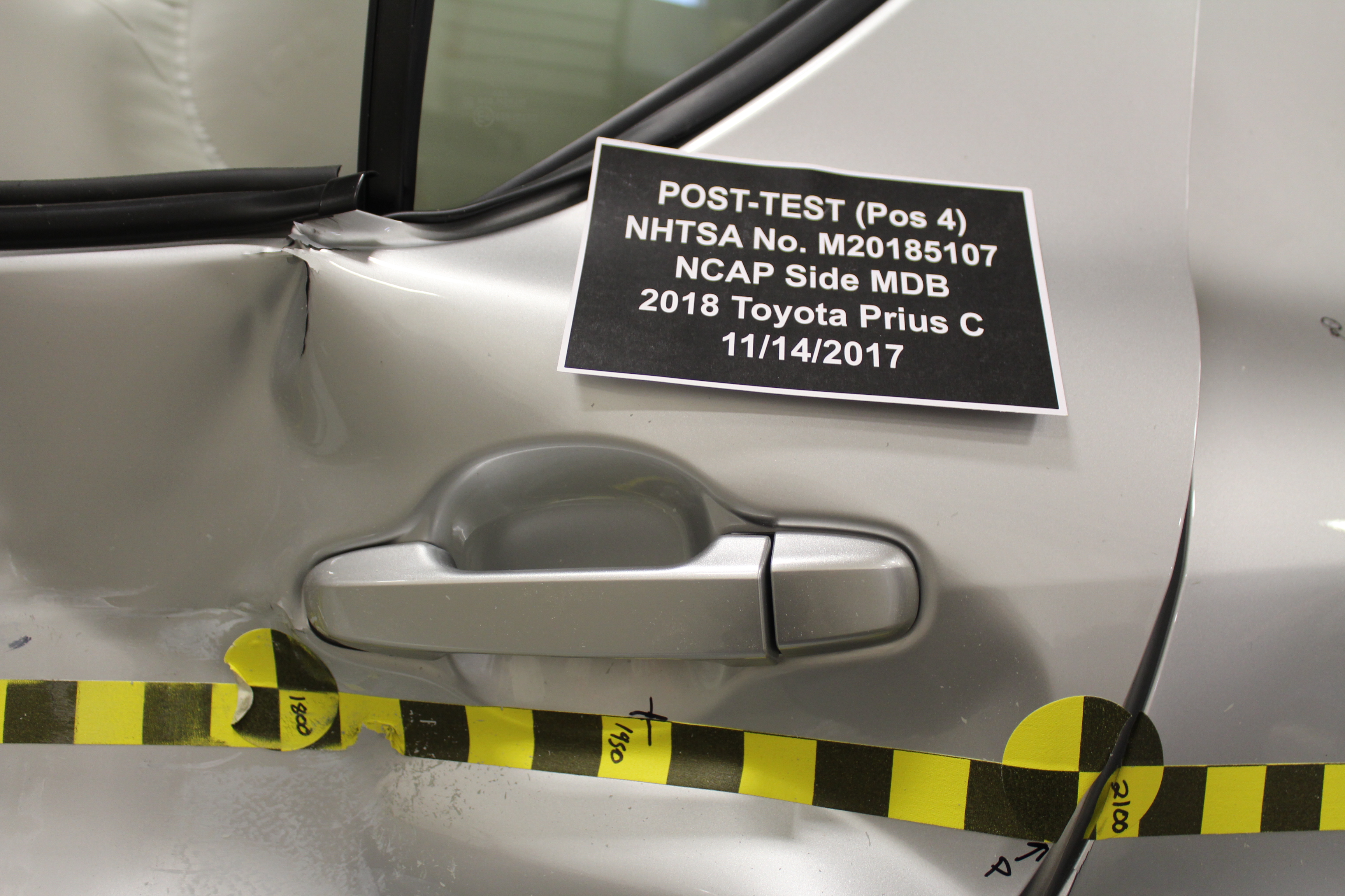 2018 TOYOTA PRIUS C crash image 24