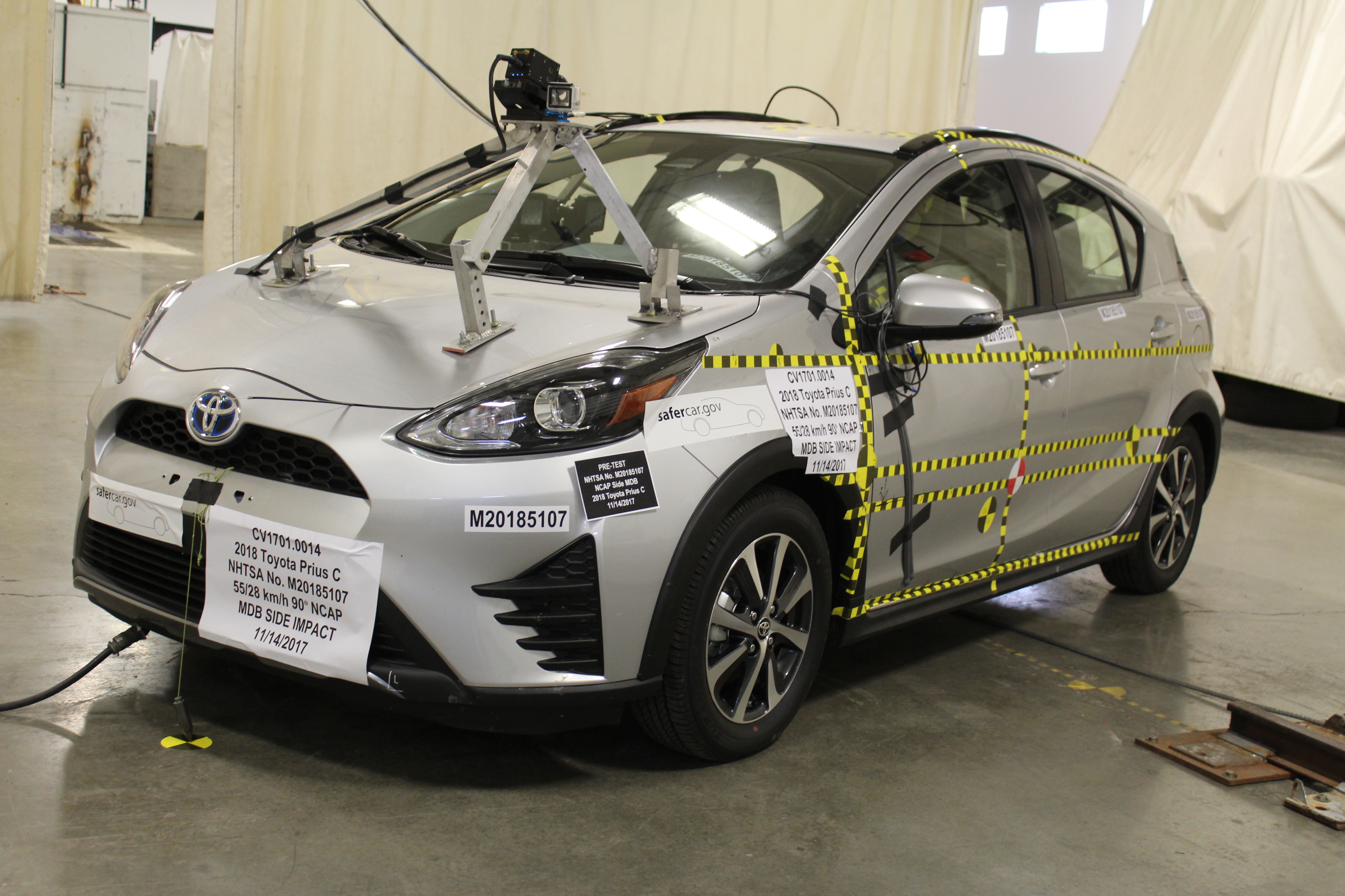 2018 TOYOTA PRIUS C crash image 5