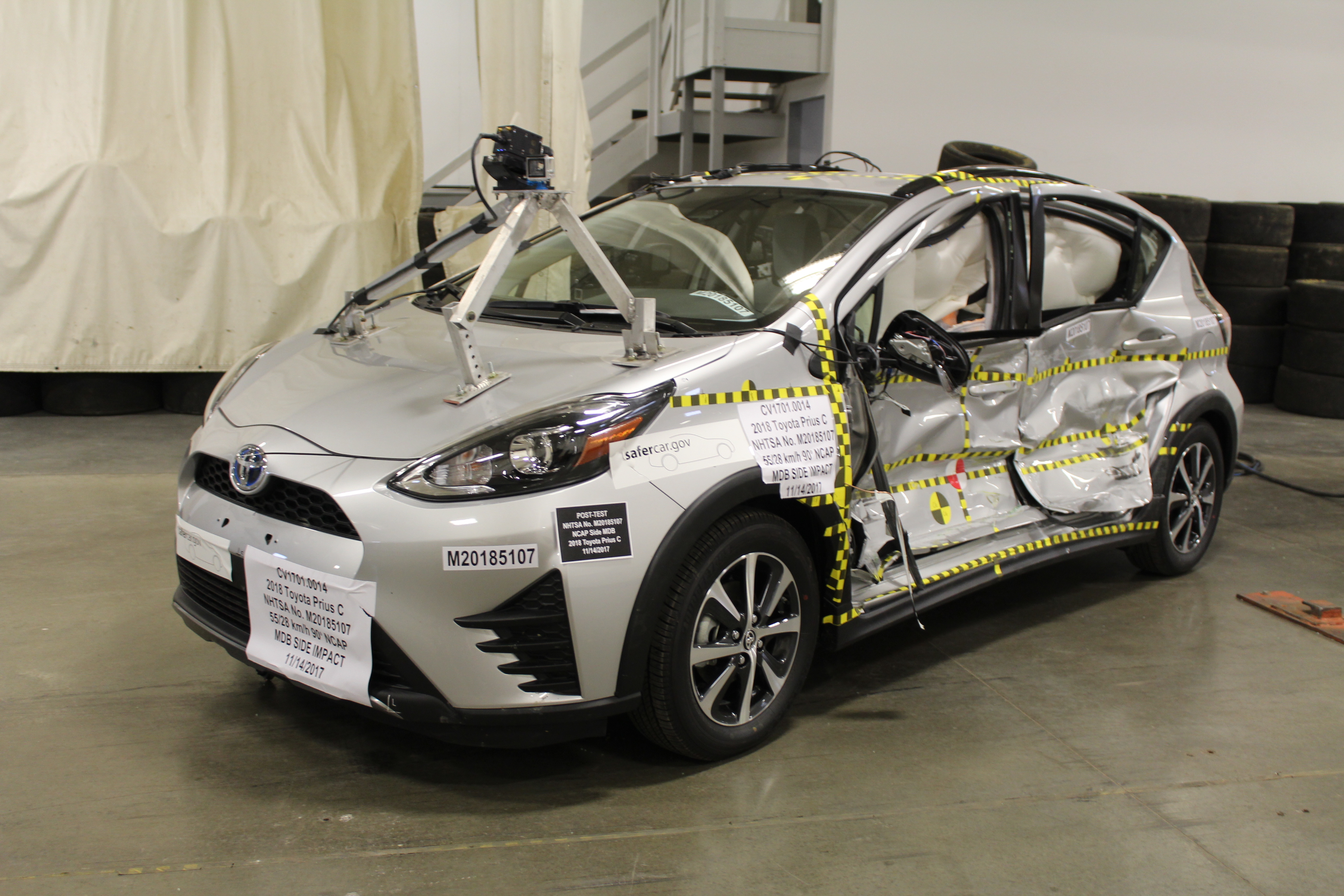 2018 TOYOTA PRIUS C crash image 6