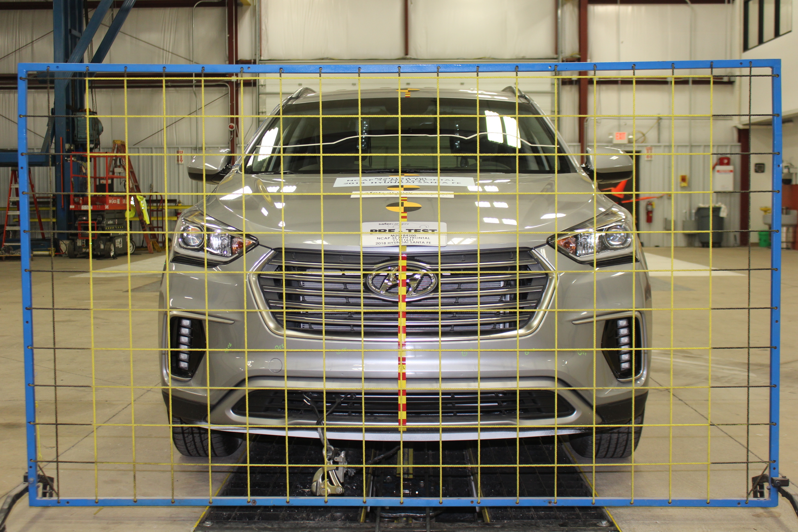 2018 HYUNDAI SANTA FE crash-test photo