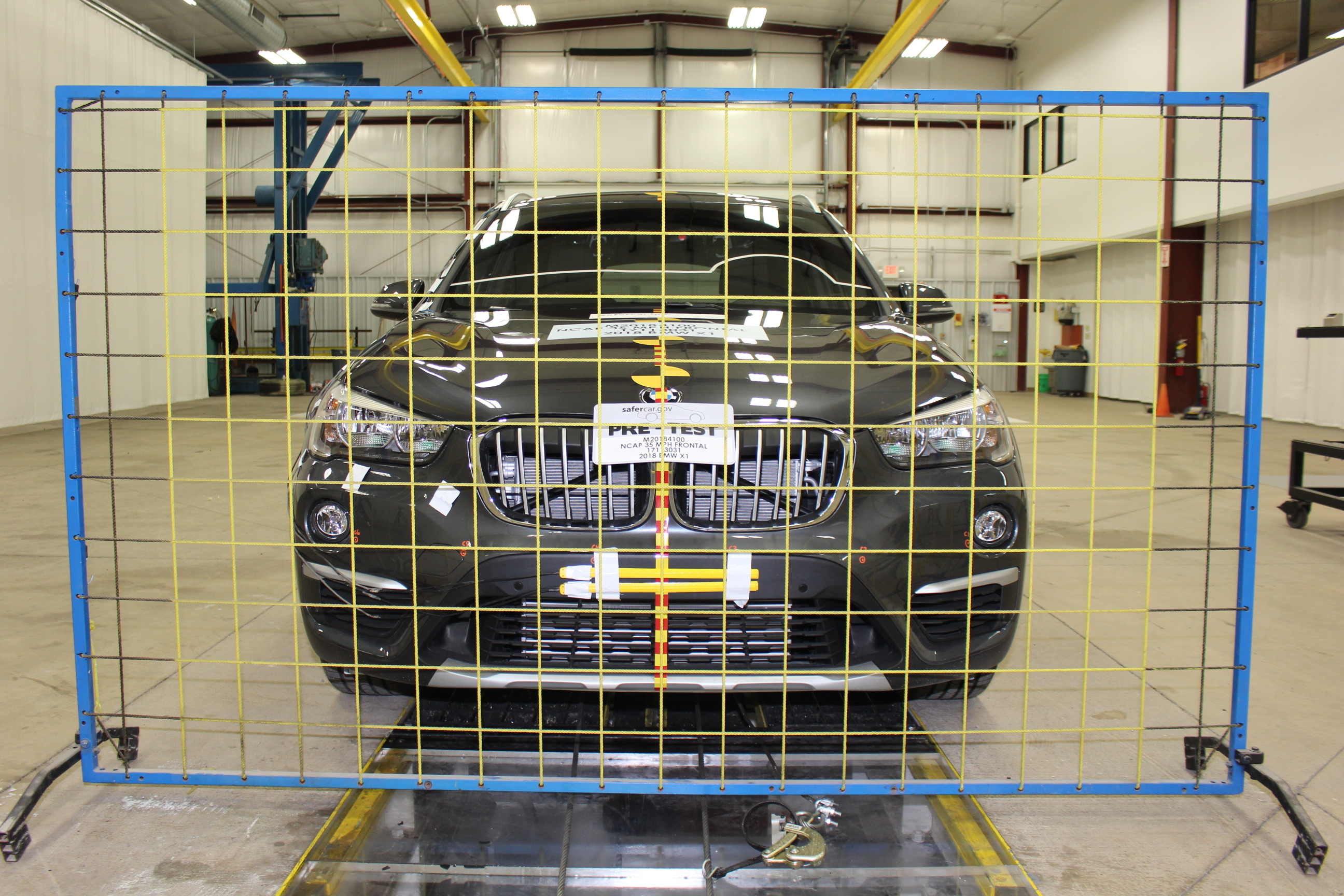 2018 BMW X1 crash image