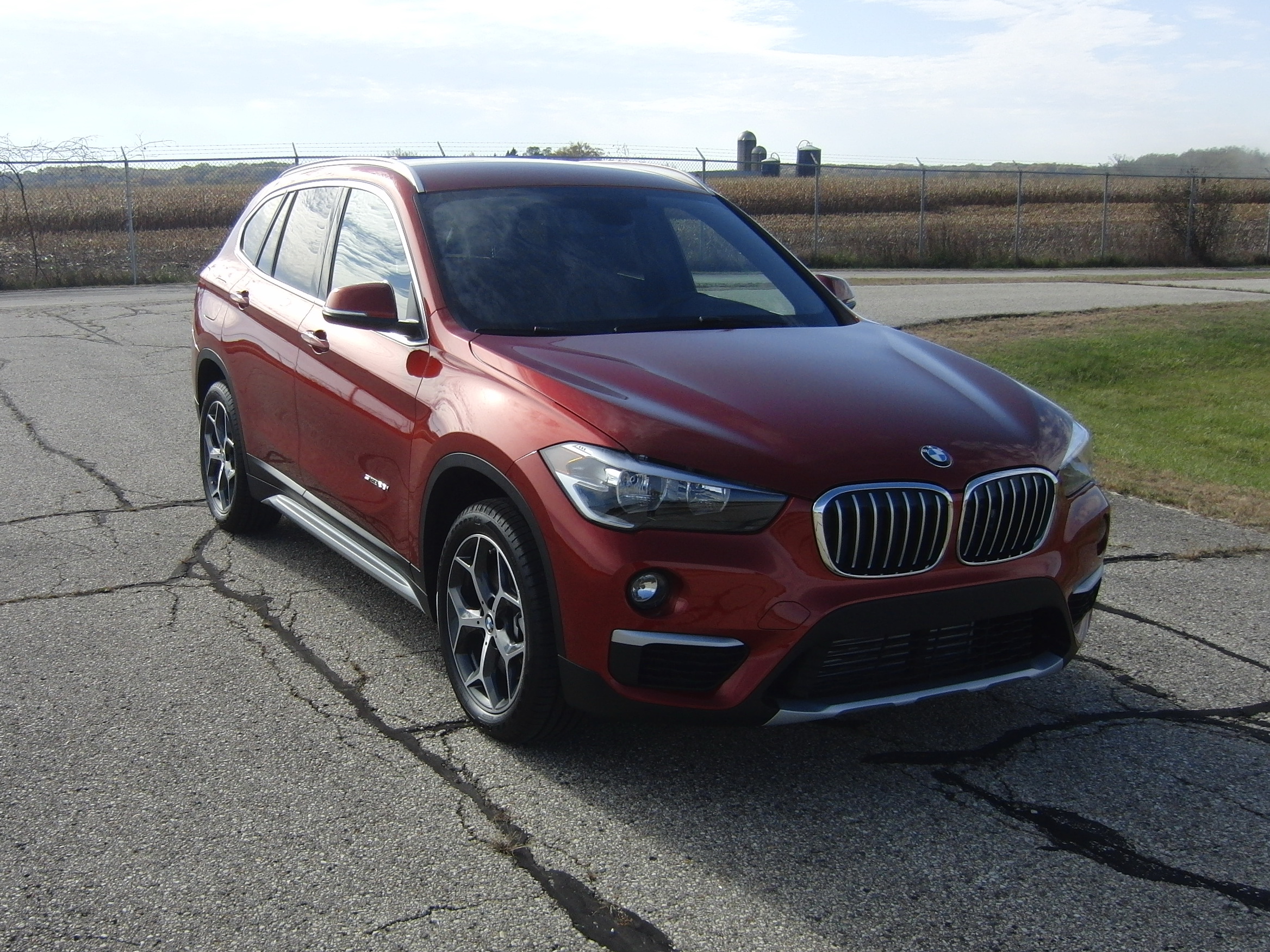 2018 BMW X1 crash image