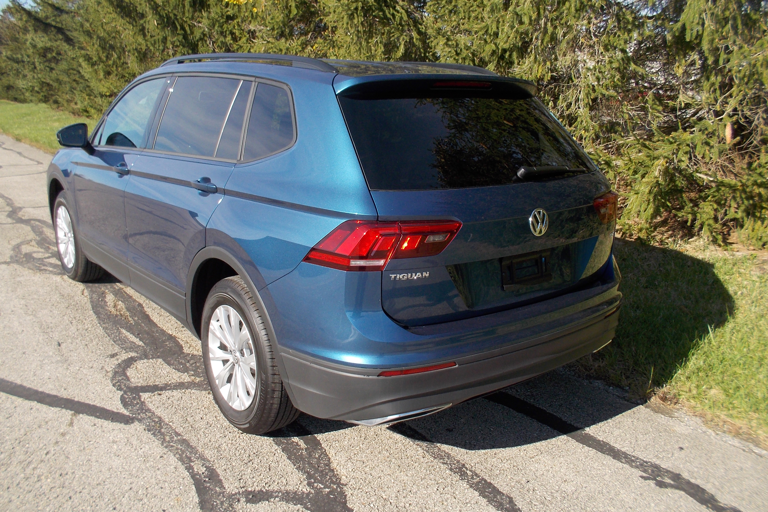 2018 VOLKSWAGEN TIGUAN crash image 2