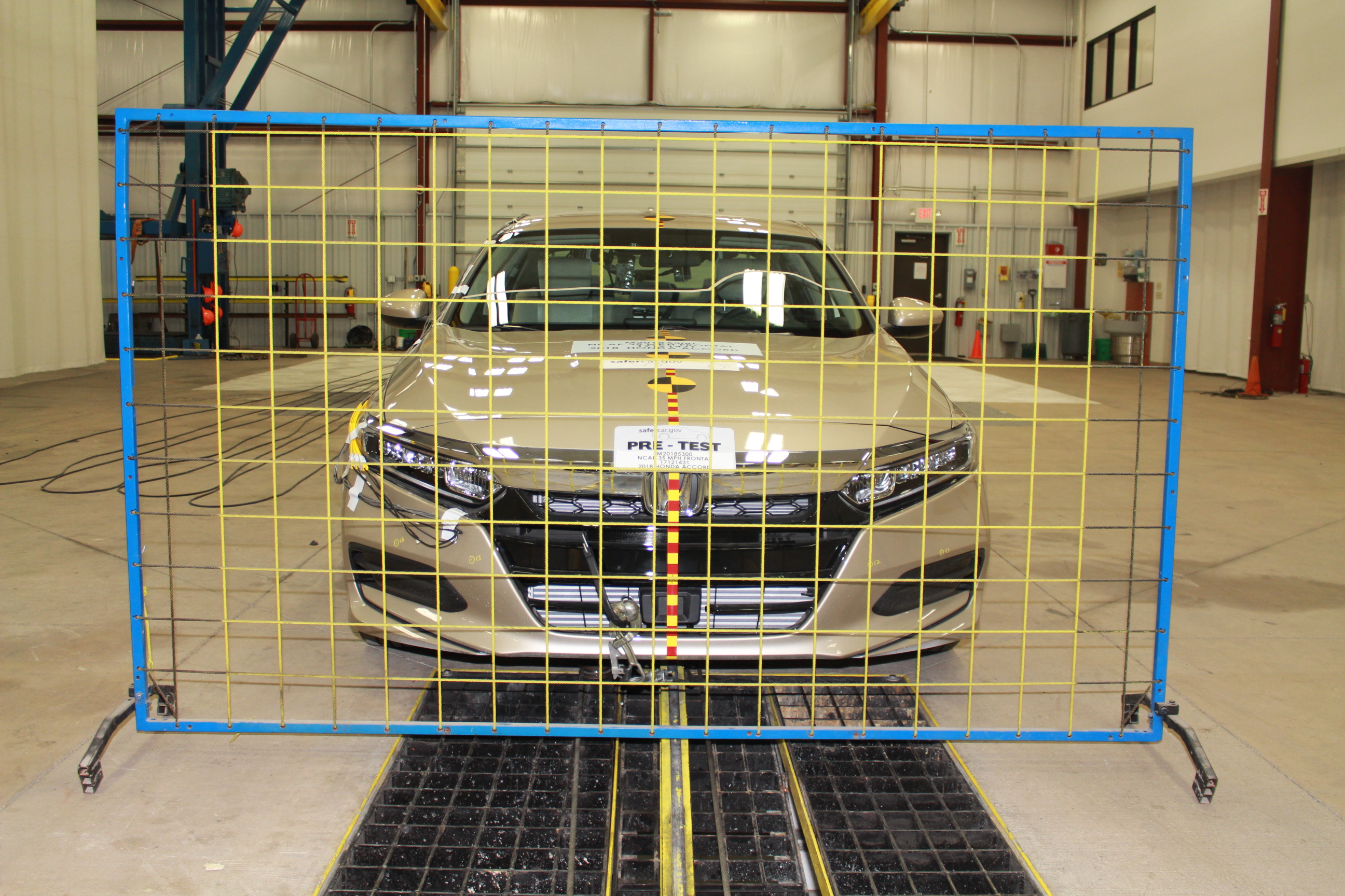 2018 HONDA ACCORD crash-test photo