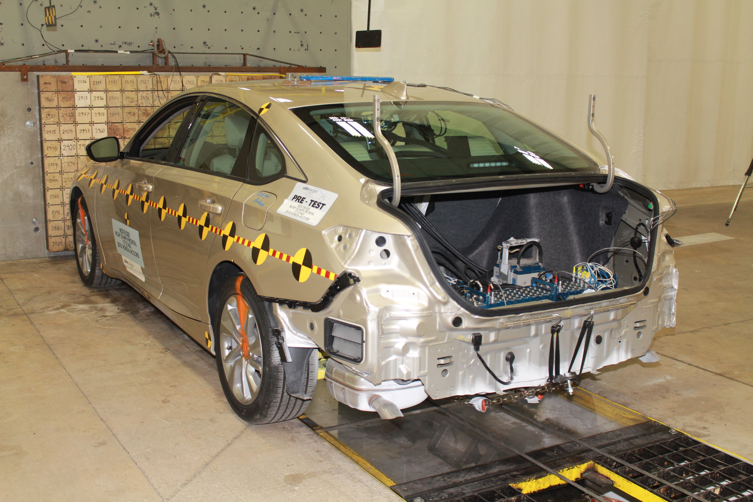 2018 HONDA ACCORD crash image 16
