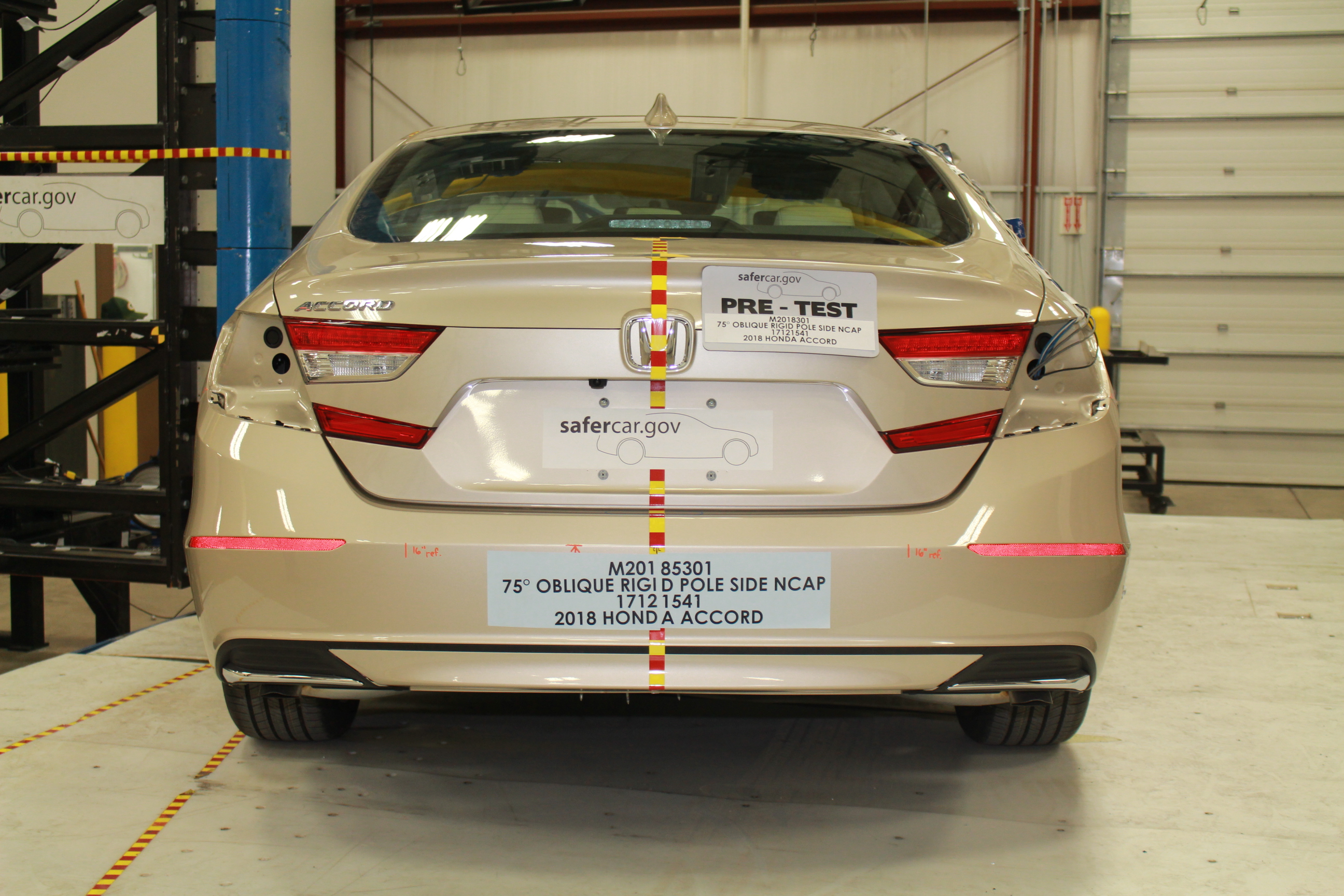 2018 HONDA ACCORD crash image 11