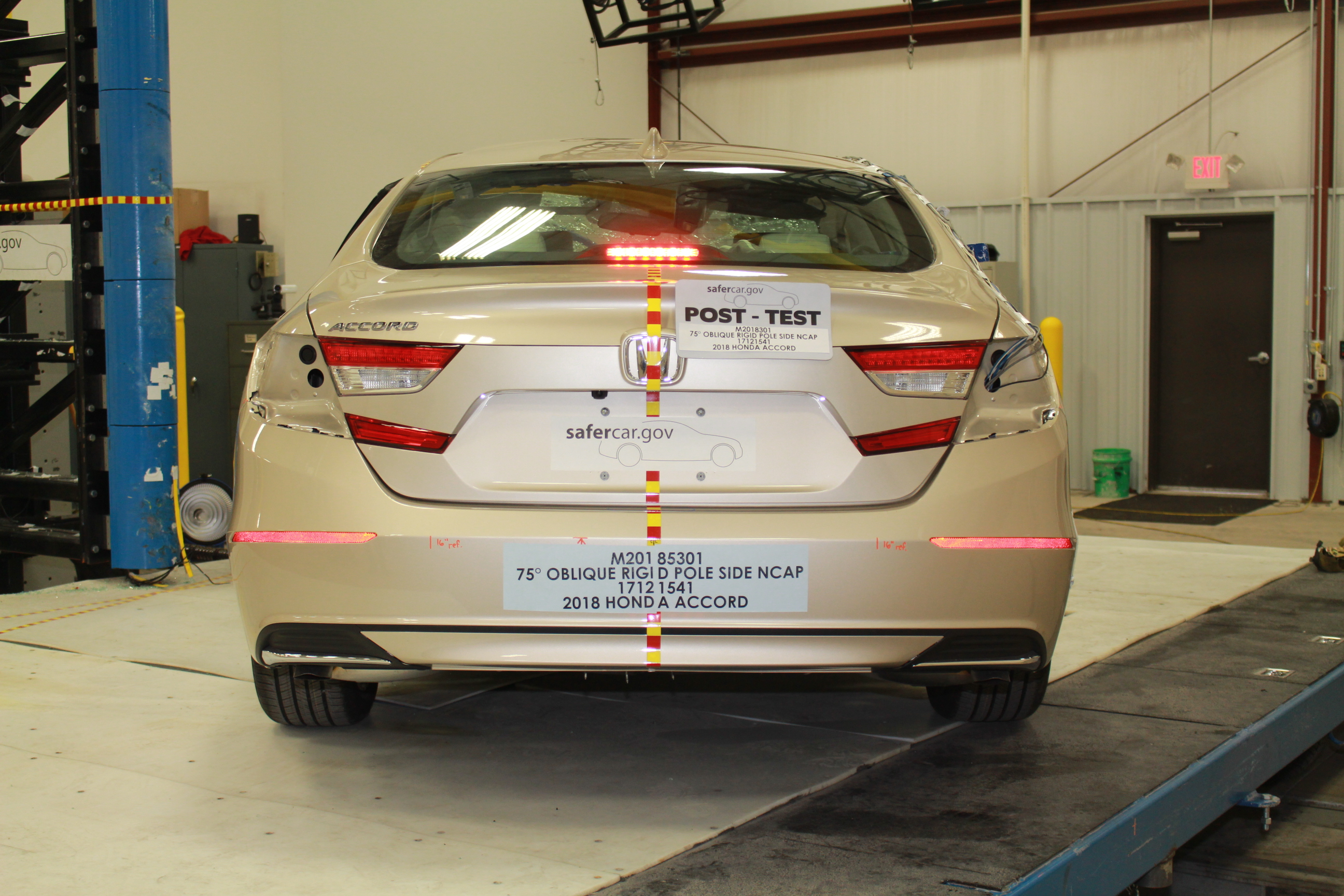2018 HONDA ACCORD crash image 12