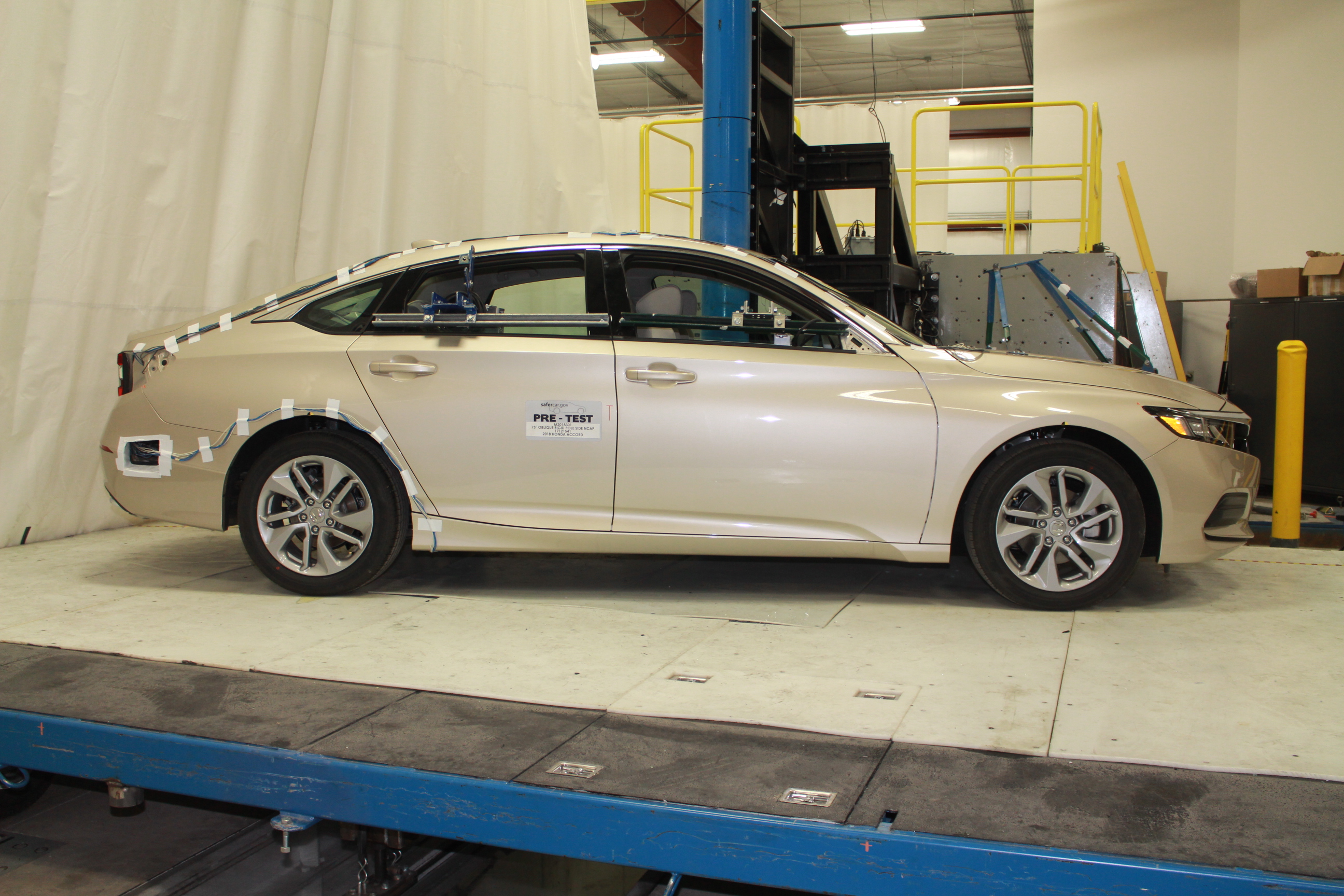 2018 HONDA ACCORD crash image 13