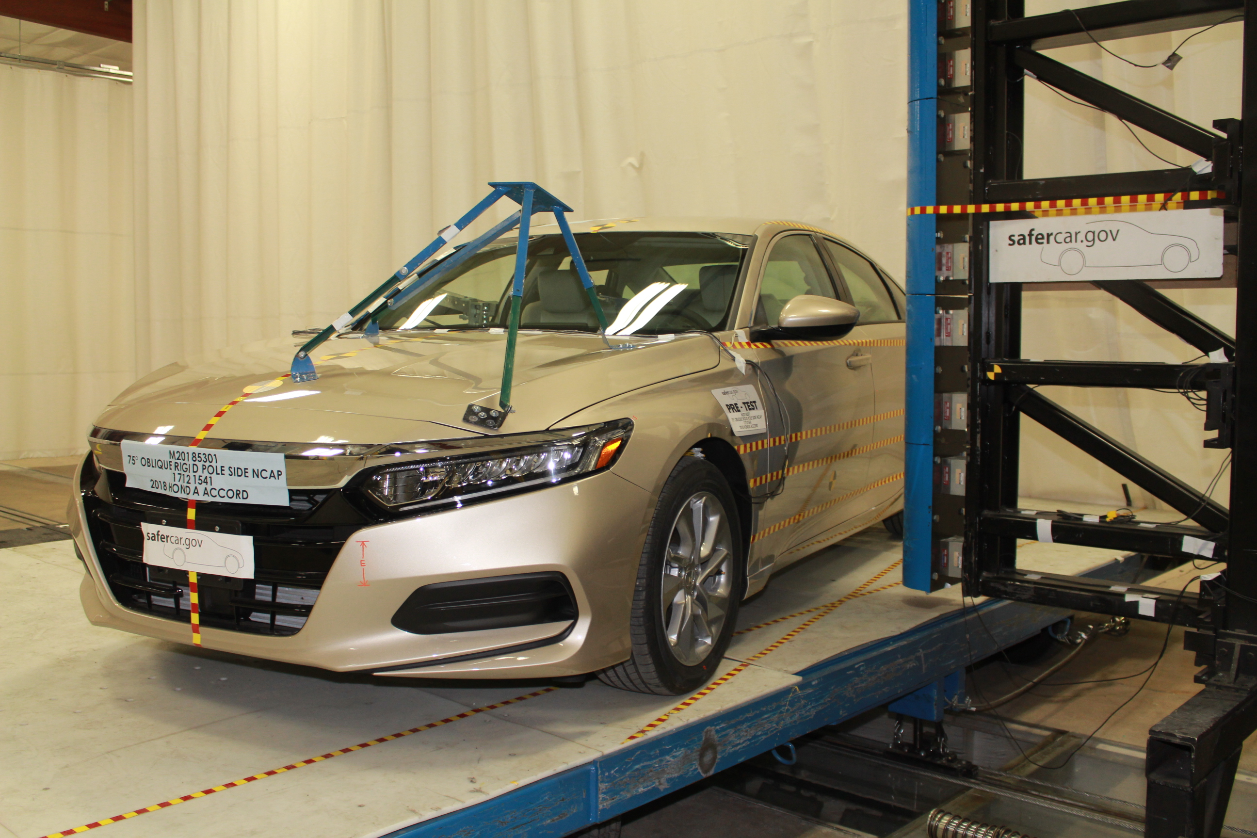 2018 HONDA ACCORD crash image 17