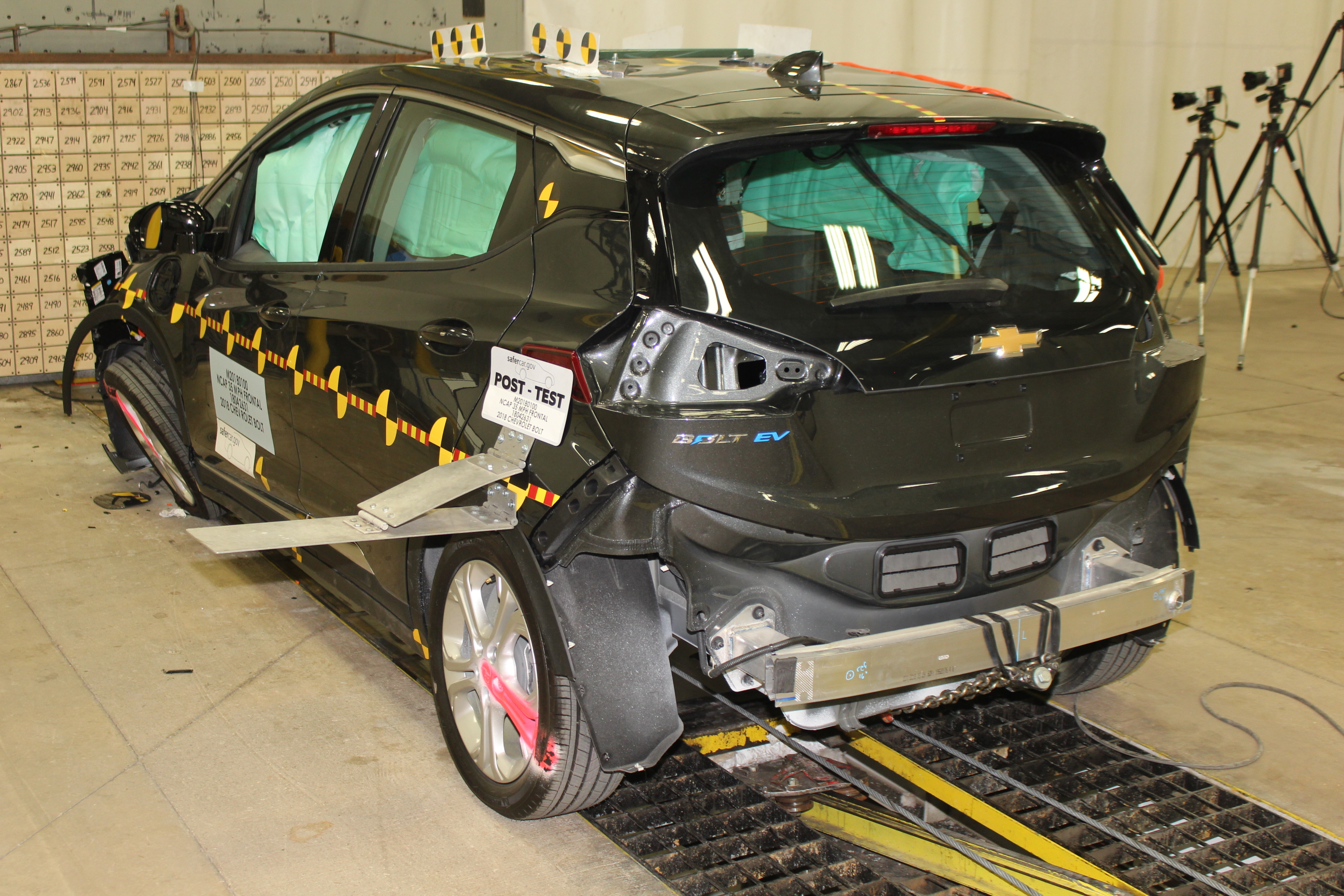 2018 CHEVROLET BOLT crash image 17