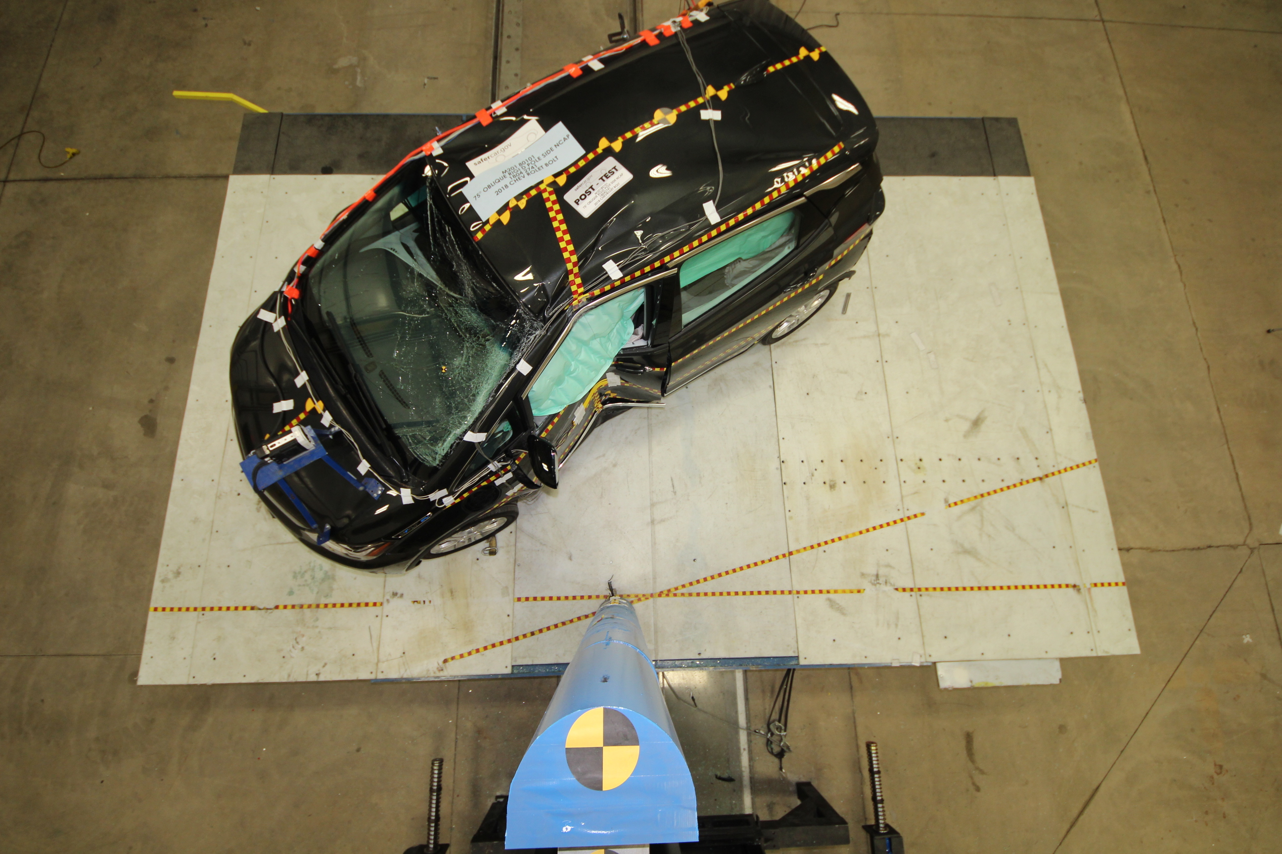 2018 CHEVROLET BOLT crash image 16