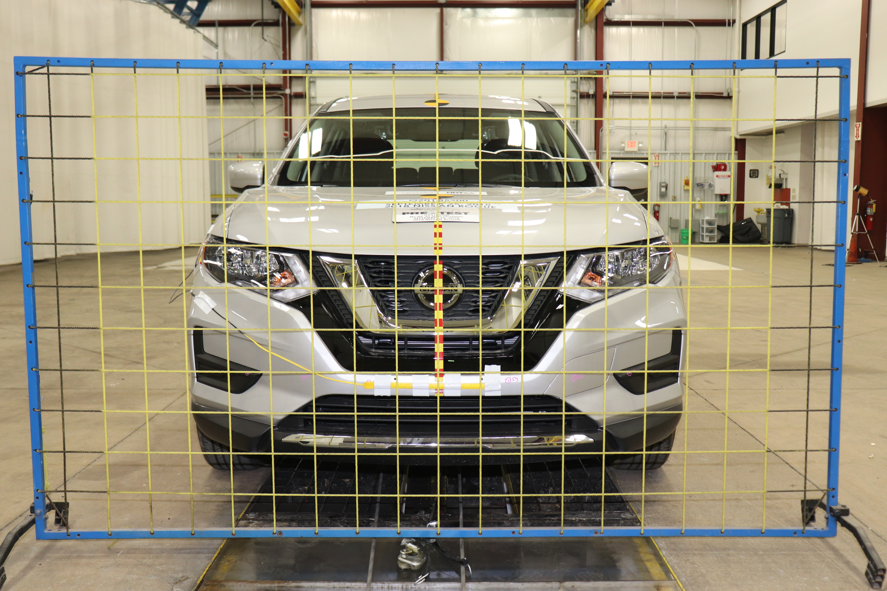 2018 NISSAN ROGUE crash-test photo