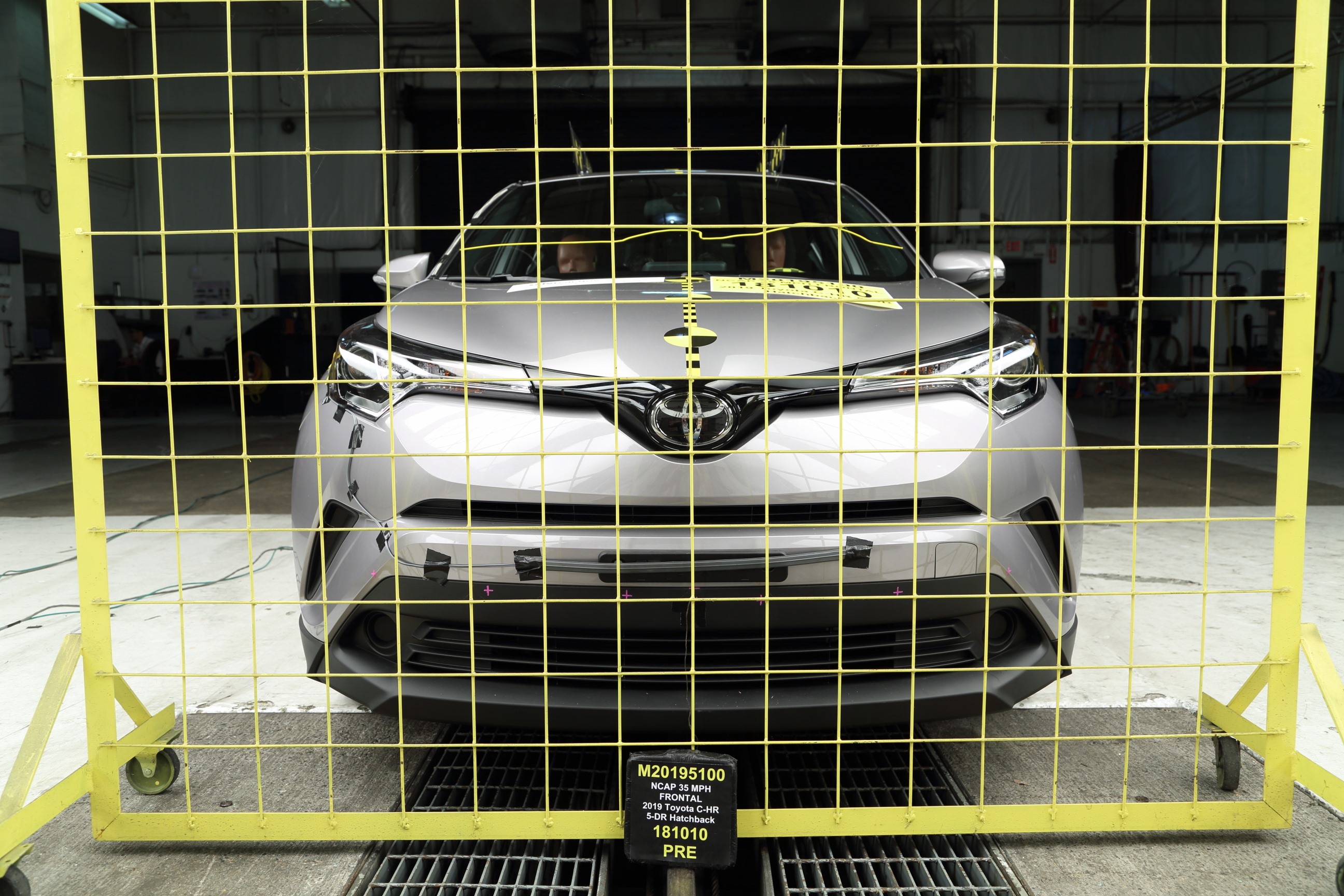 2019 TOYOTA C-HR crash image