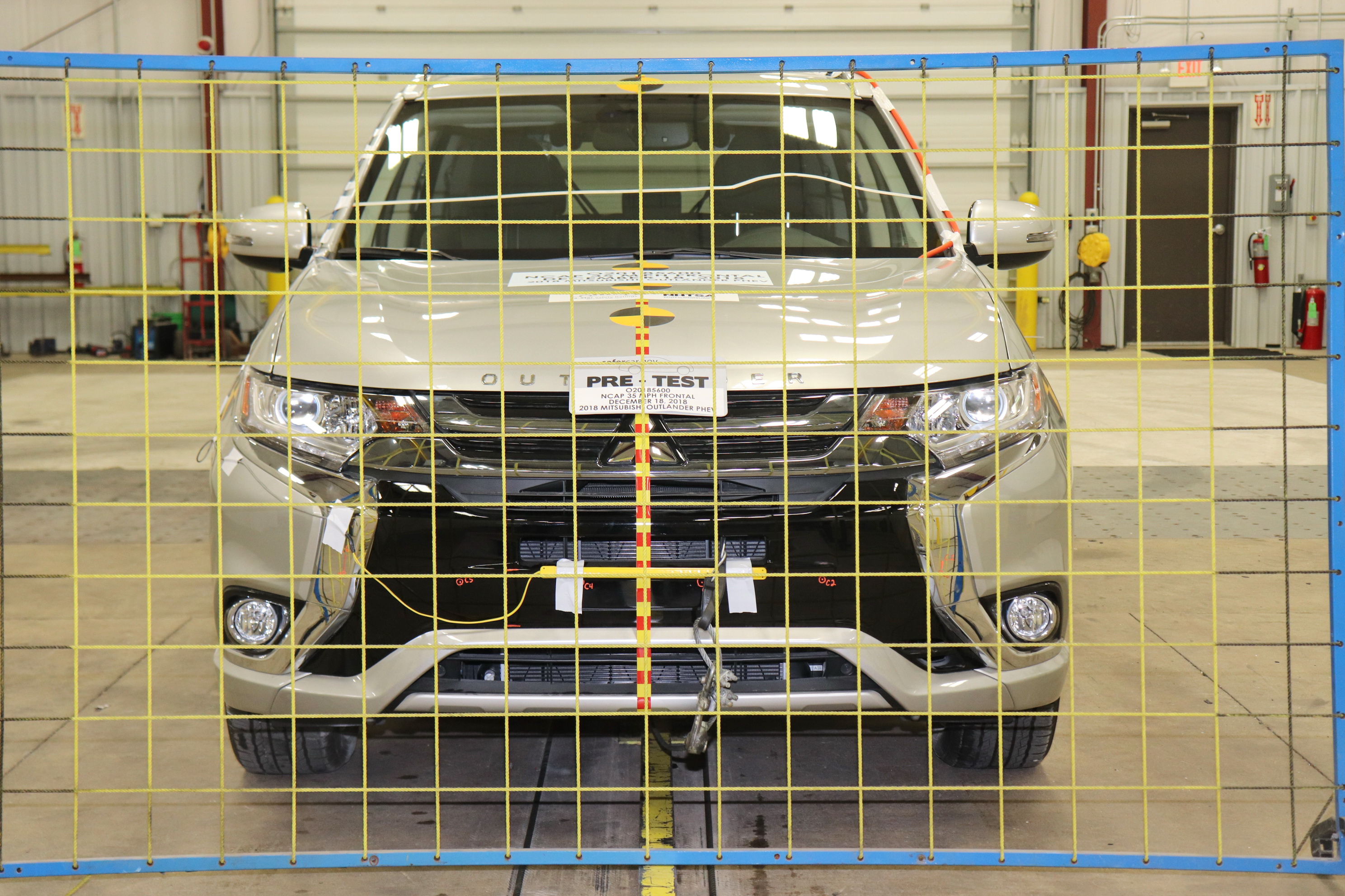 2018 MITSUBISHI OUTLANDER PHEV crash image