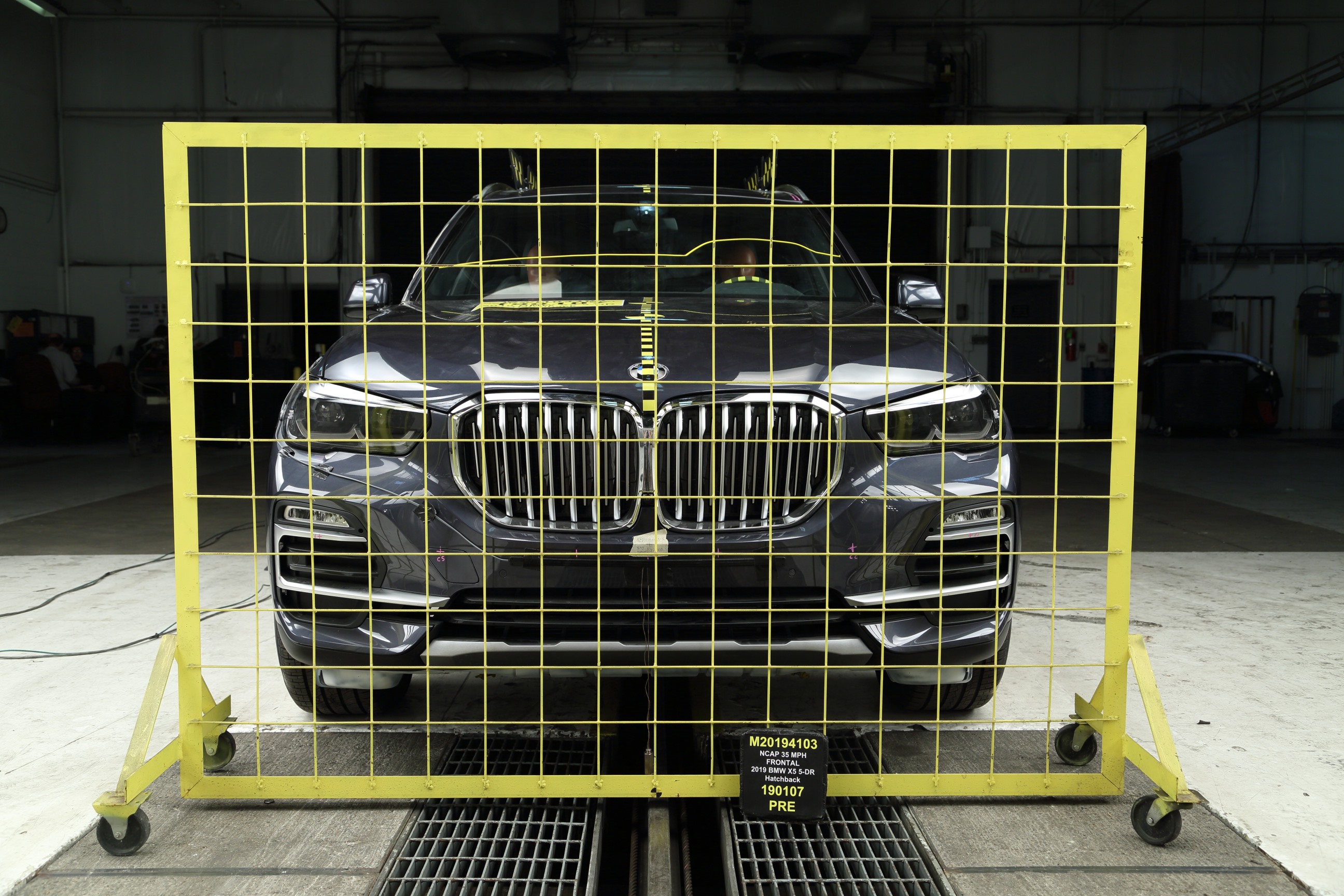 2019 BMW X5 crash image