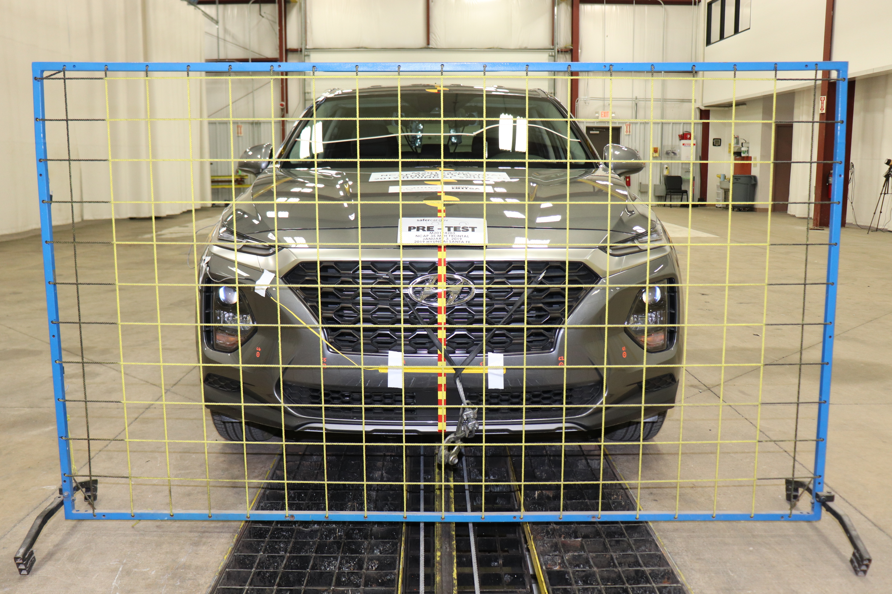 2019 HYUNDAI SANTA FE crash-test photo