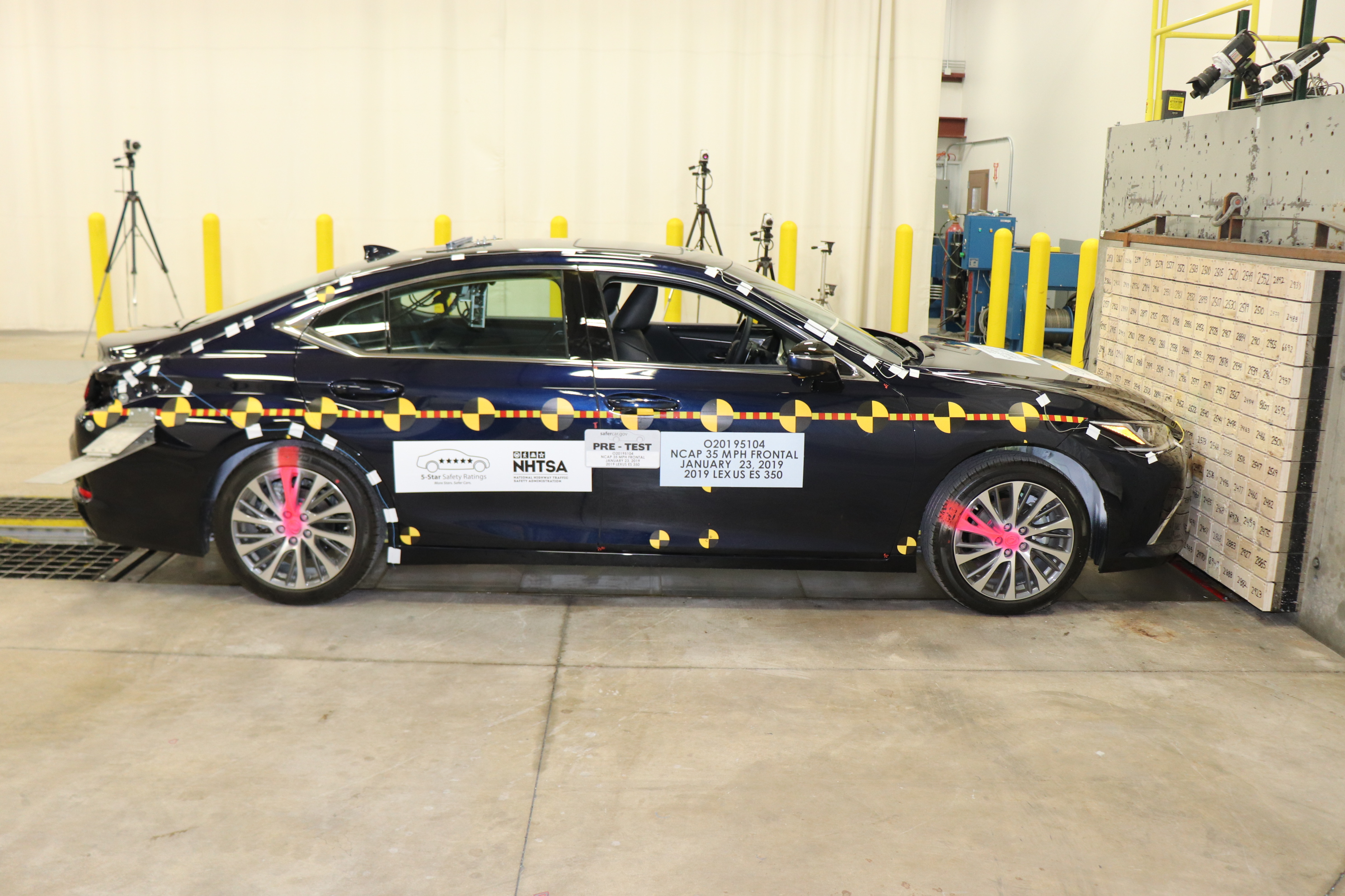2019 LEXUS ES 350 crash image 13