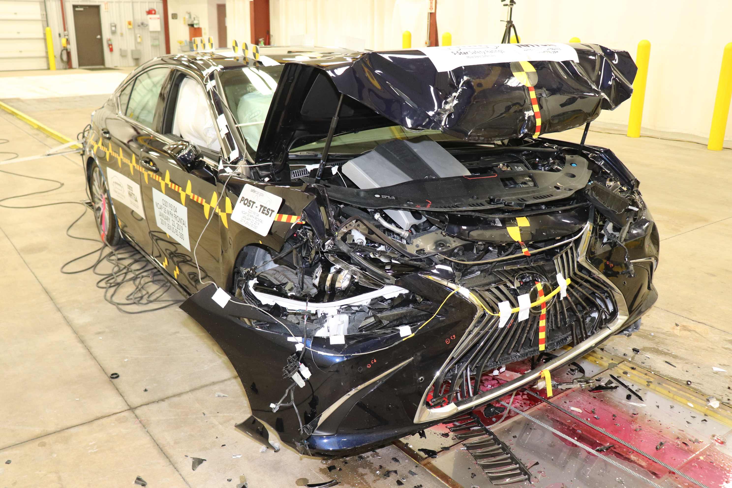 2019 LEXUS ES 350 crash image 16