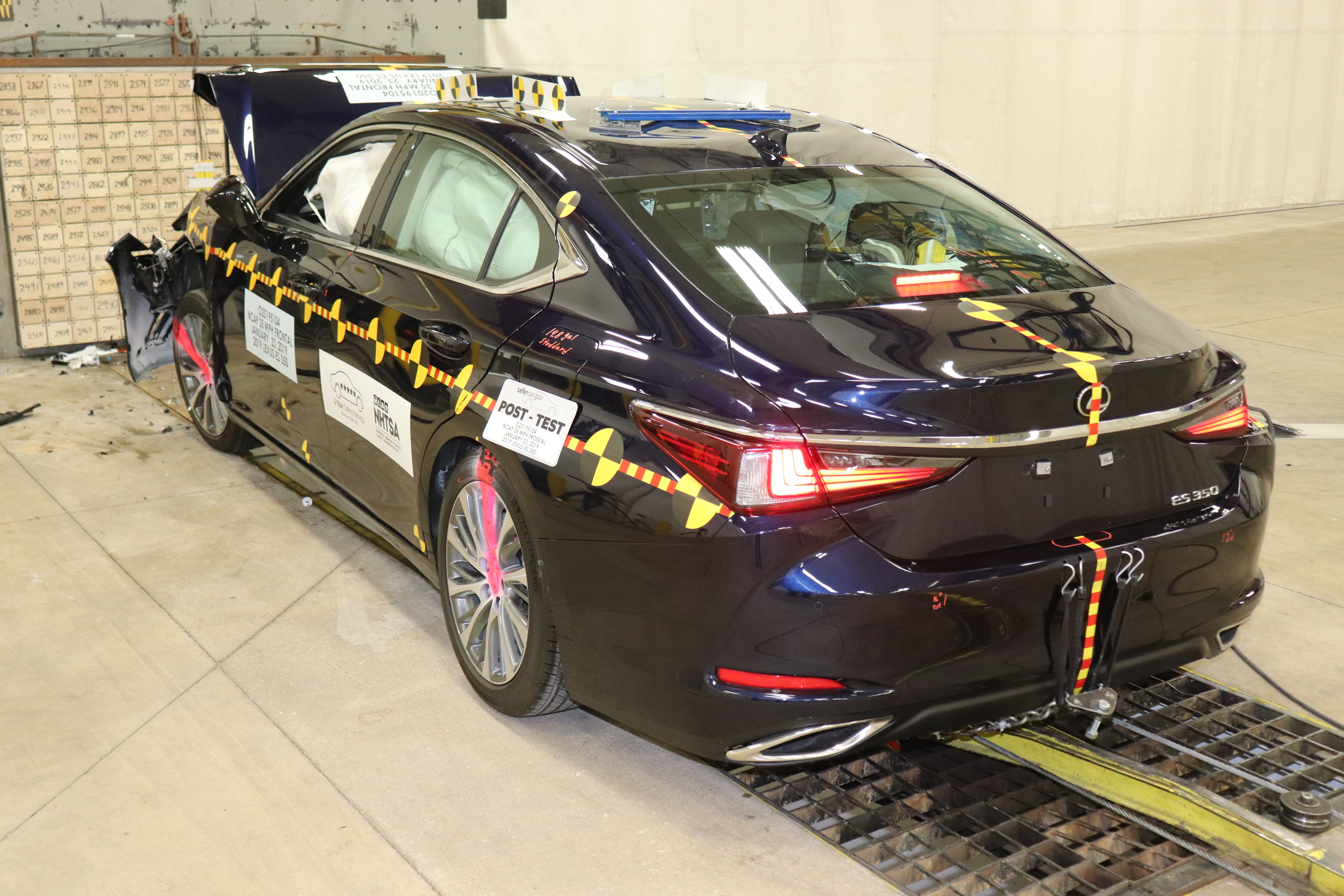 2019 LEXUS ES 350 crash image 18