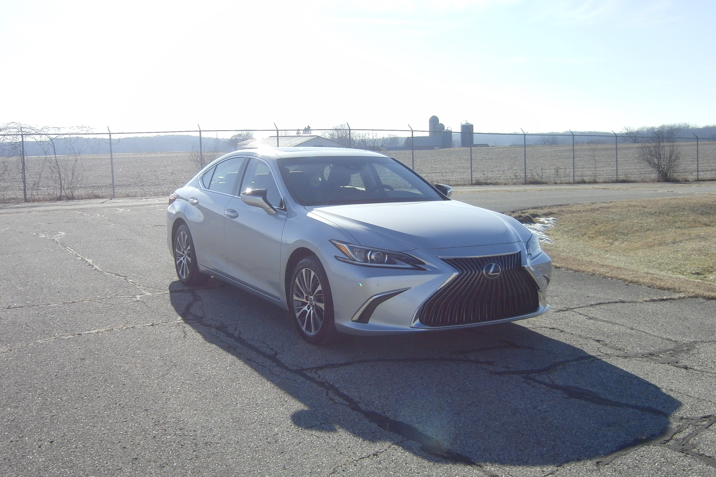 2019 LEXUS ES 350 crash-test photo