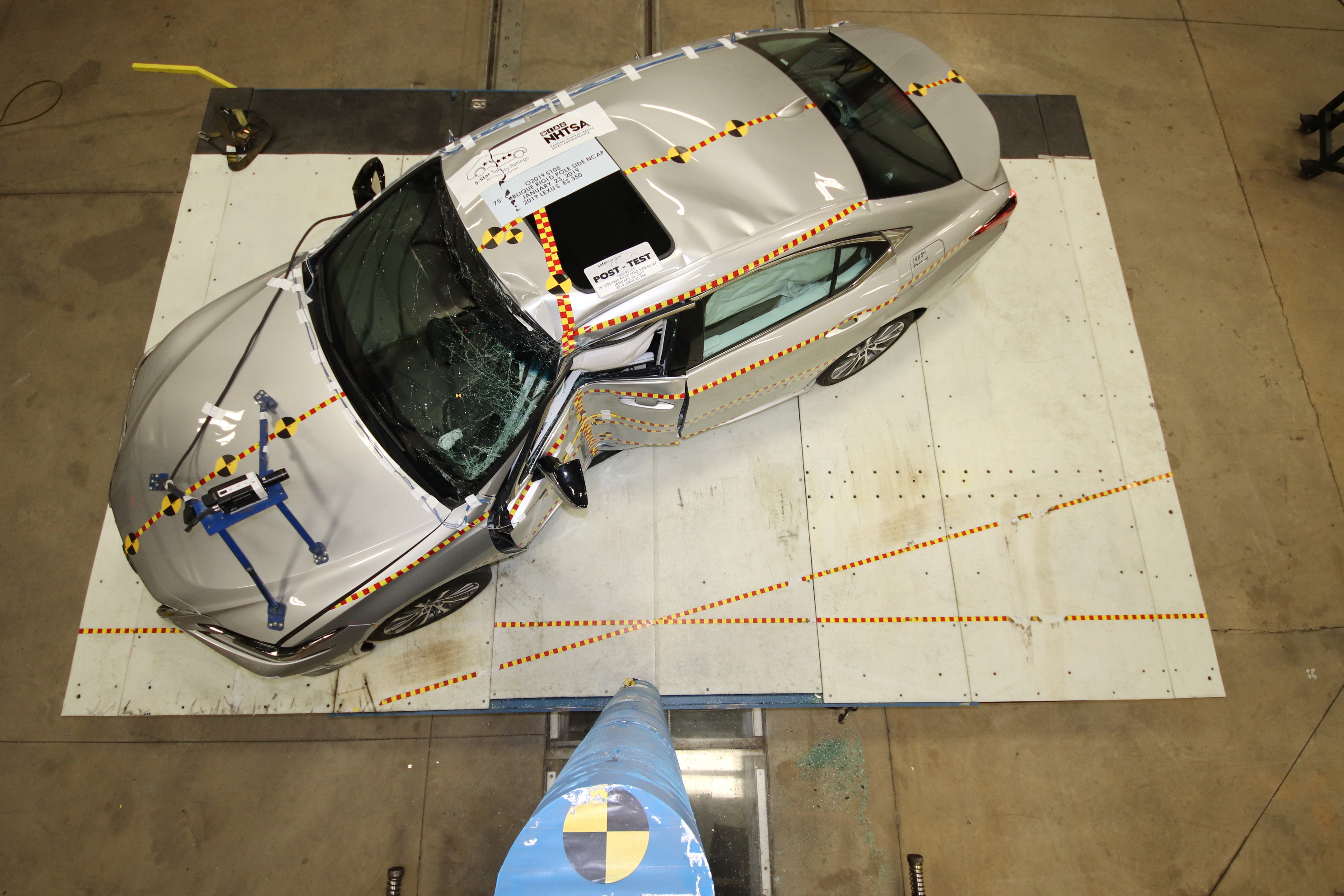 2019 LEXUS ES 350 crash image 16