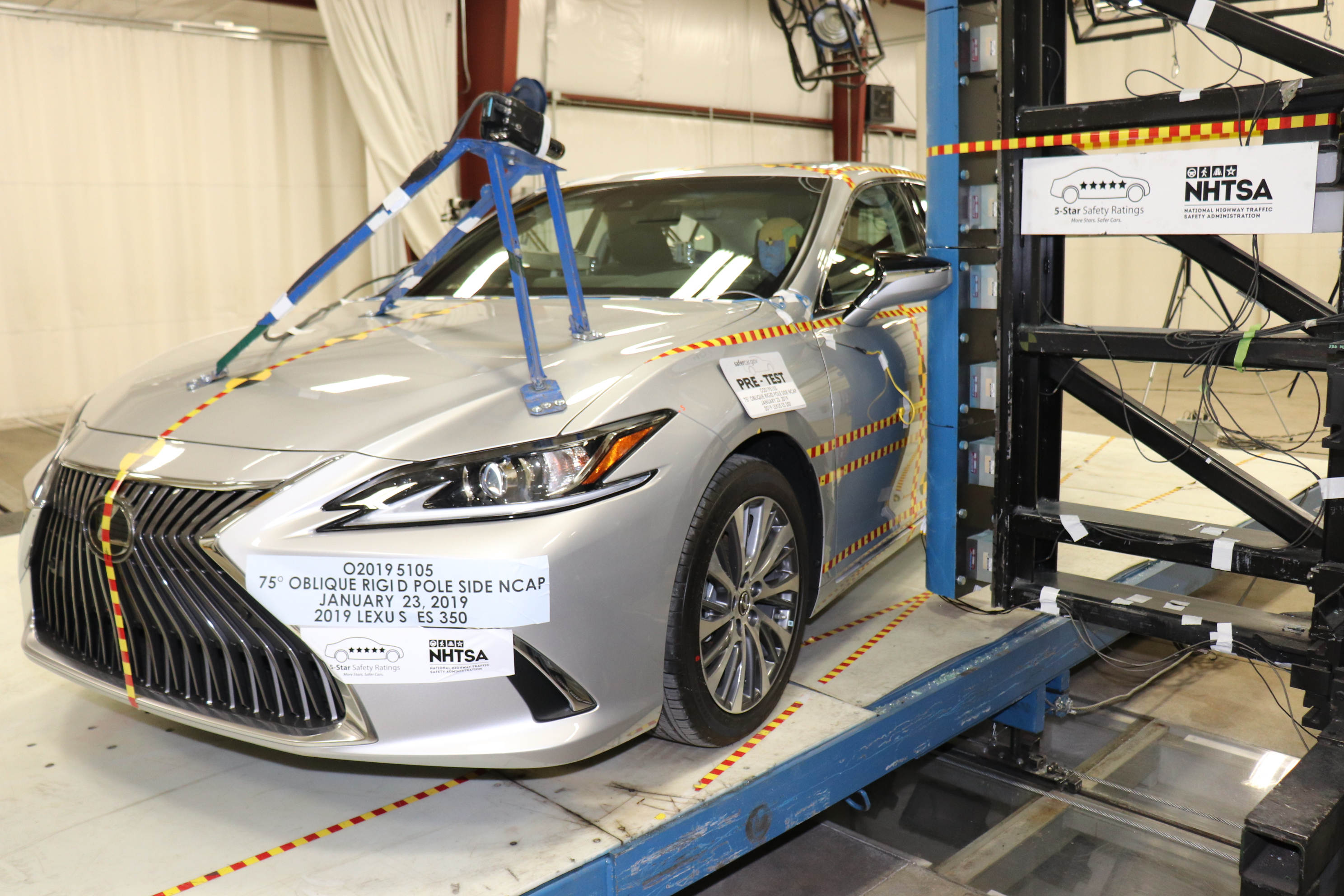 2019 LEXUS ES 350 crash image 17