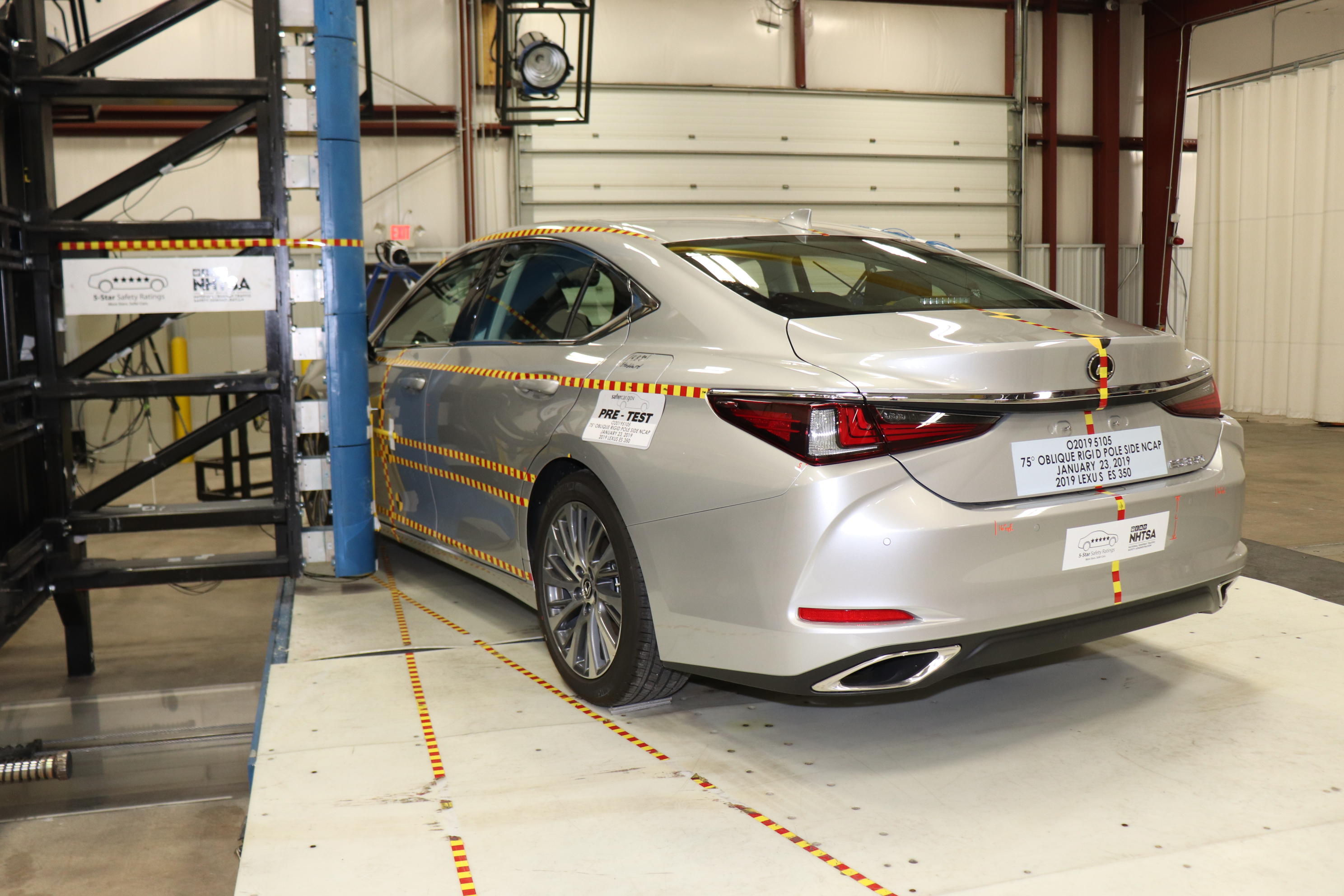 2019 LEXUS ES 350 crash image 18