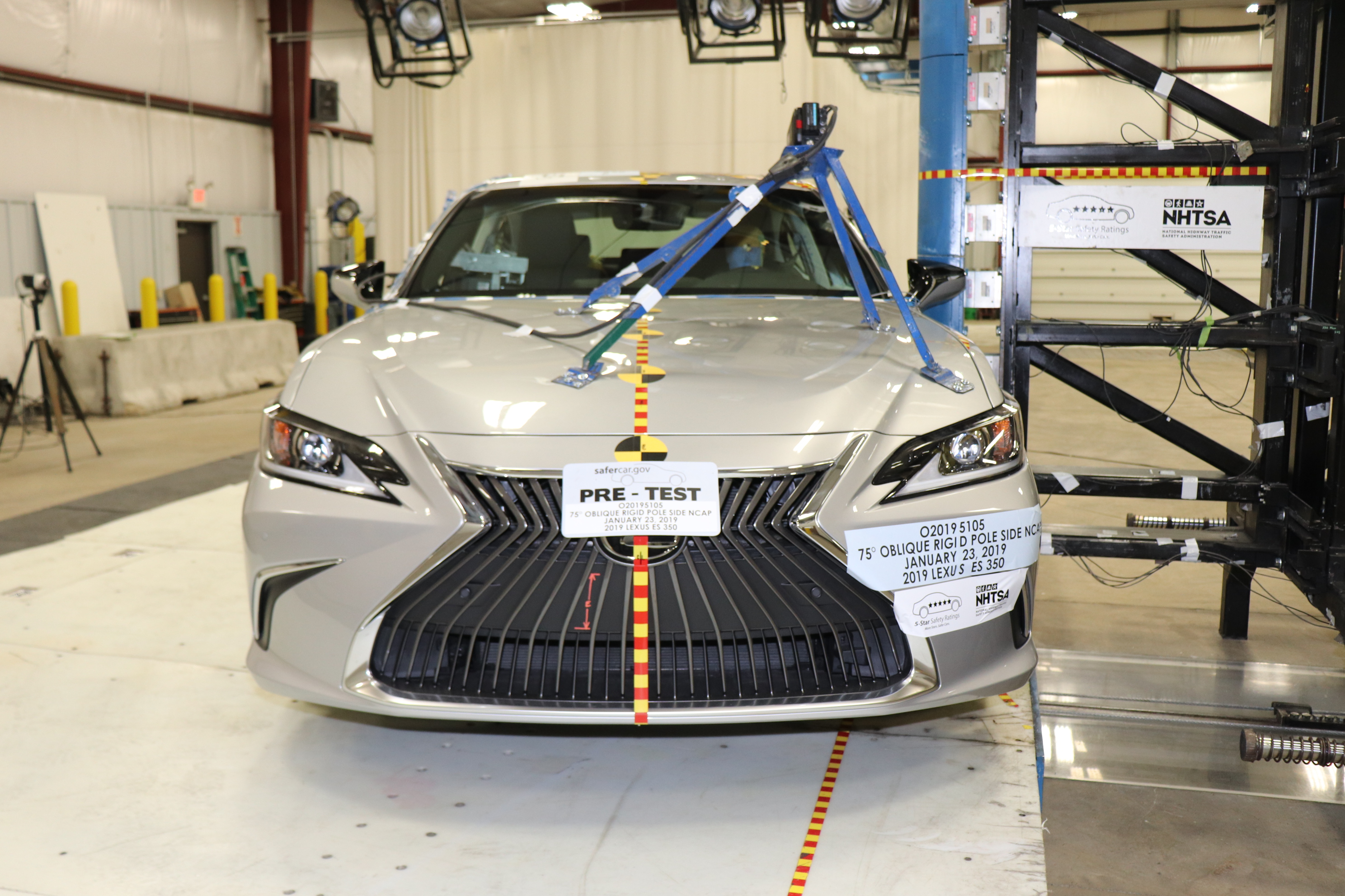 2019 LEXUS ES 350 crash image 3