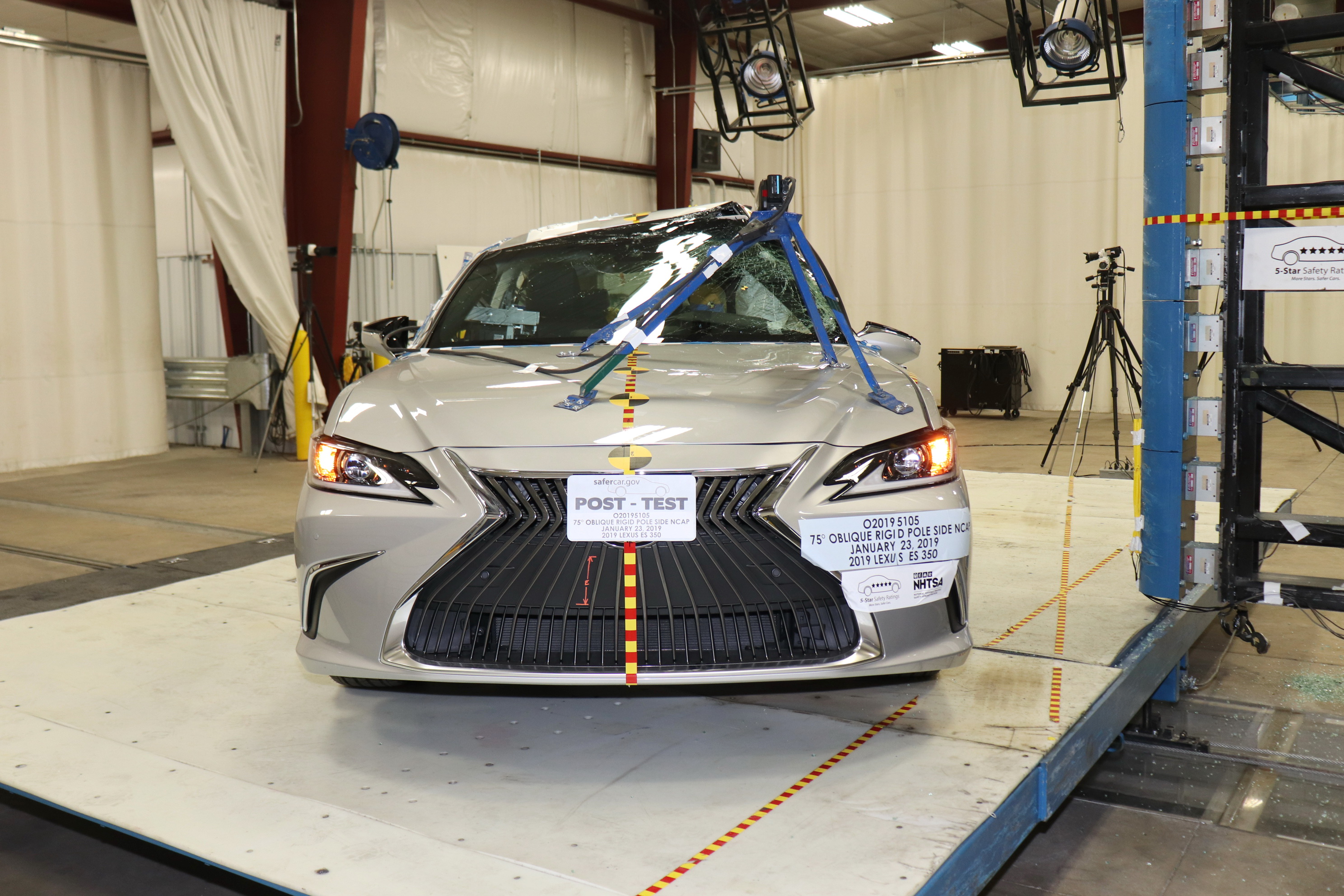2019 LEXUS ES 350 crash image 4