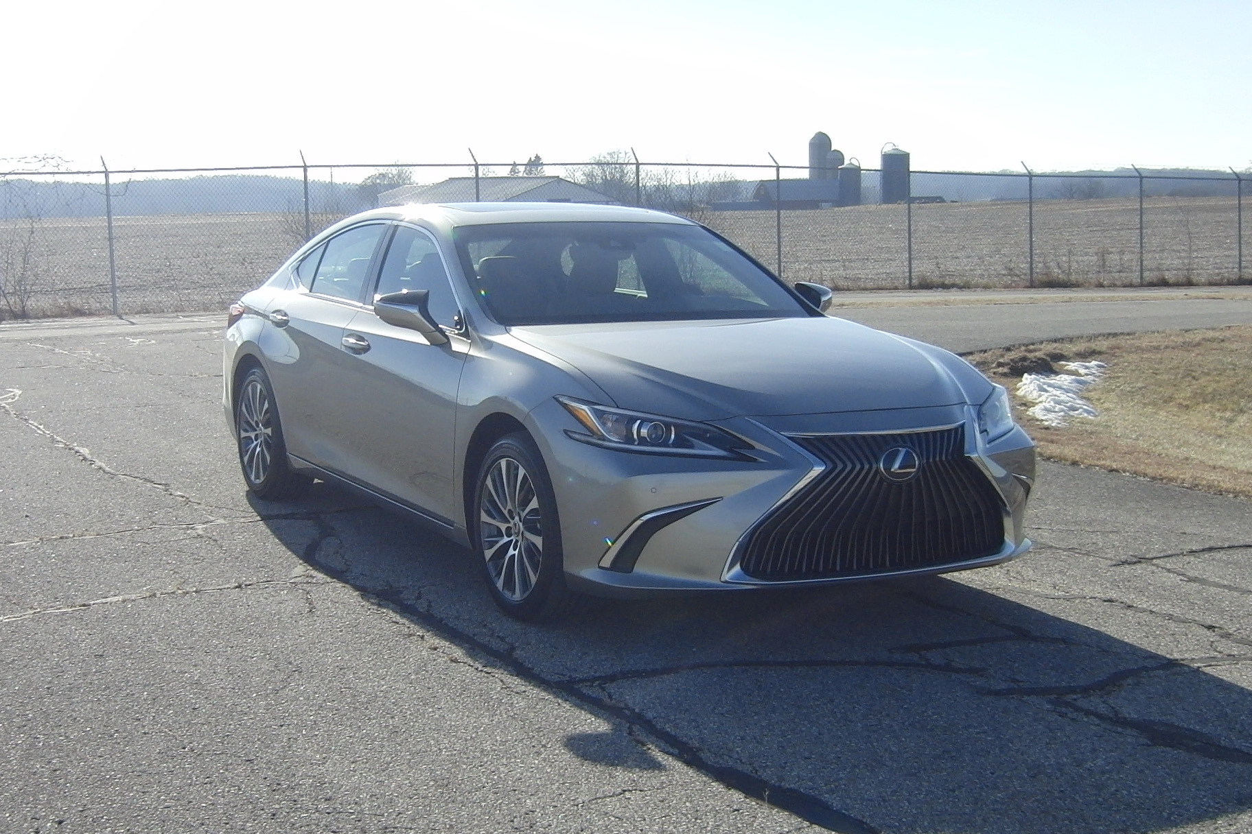 2019 LEXUS ES 350 crash-test photo