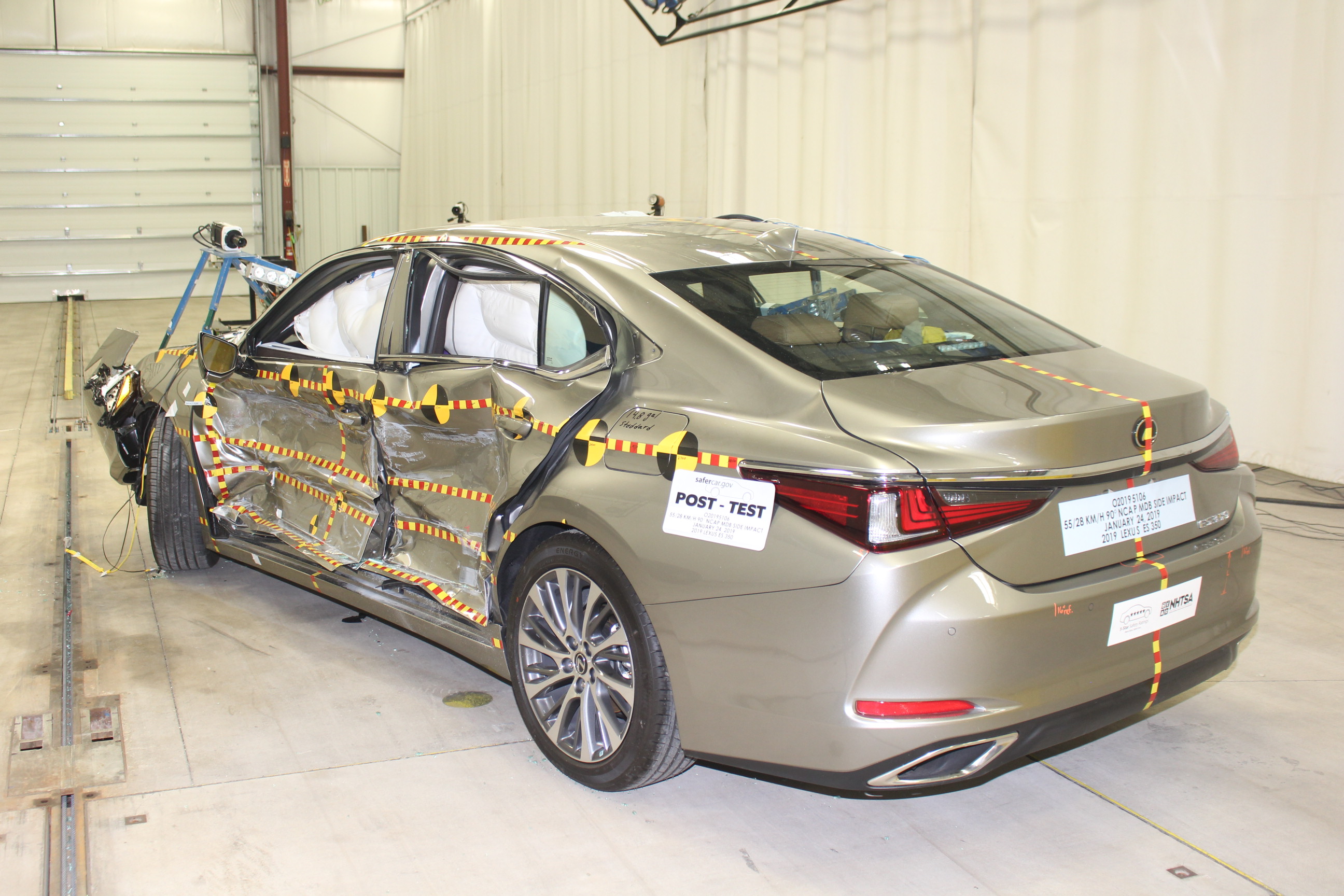 2019 LEXUS ES 350 crash image 10