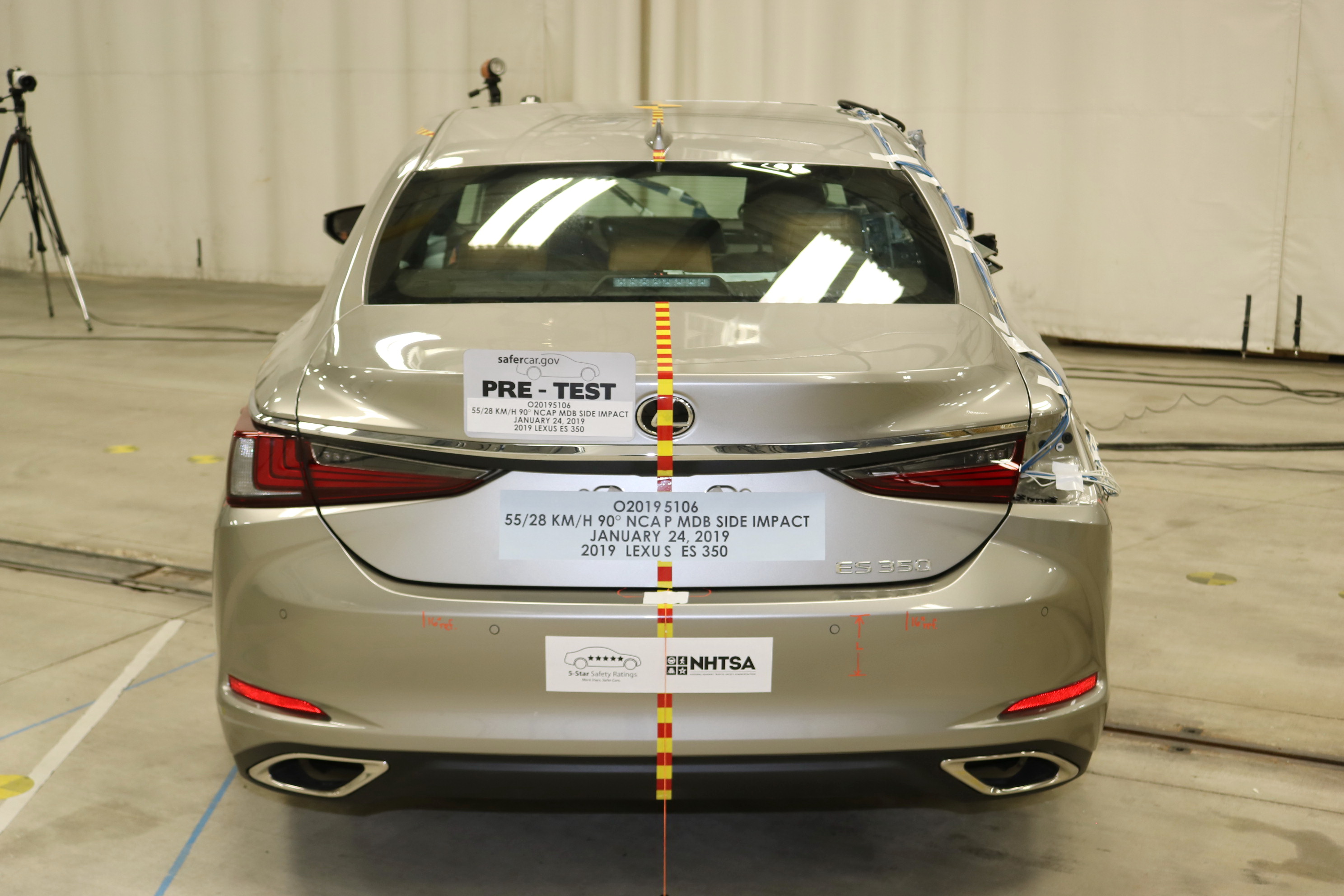 2019 LEXUS ES 350 crash image 11