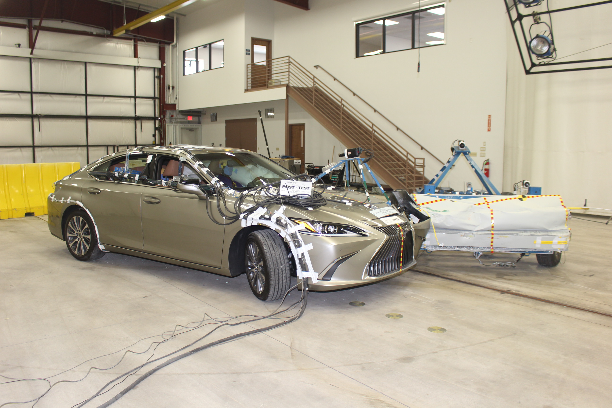 2019 LEXUS ES 350 crash image 14