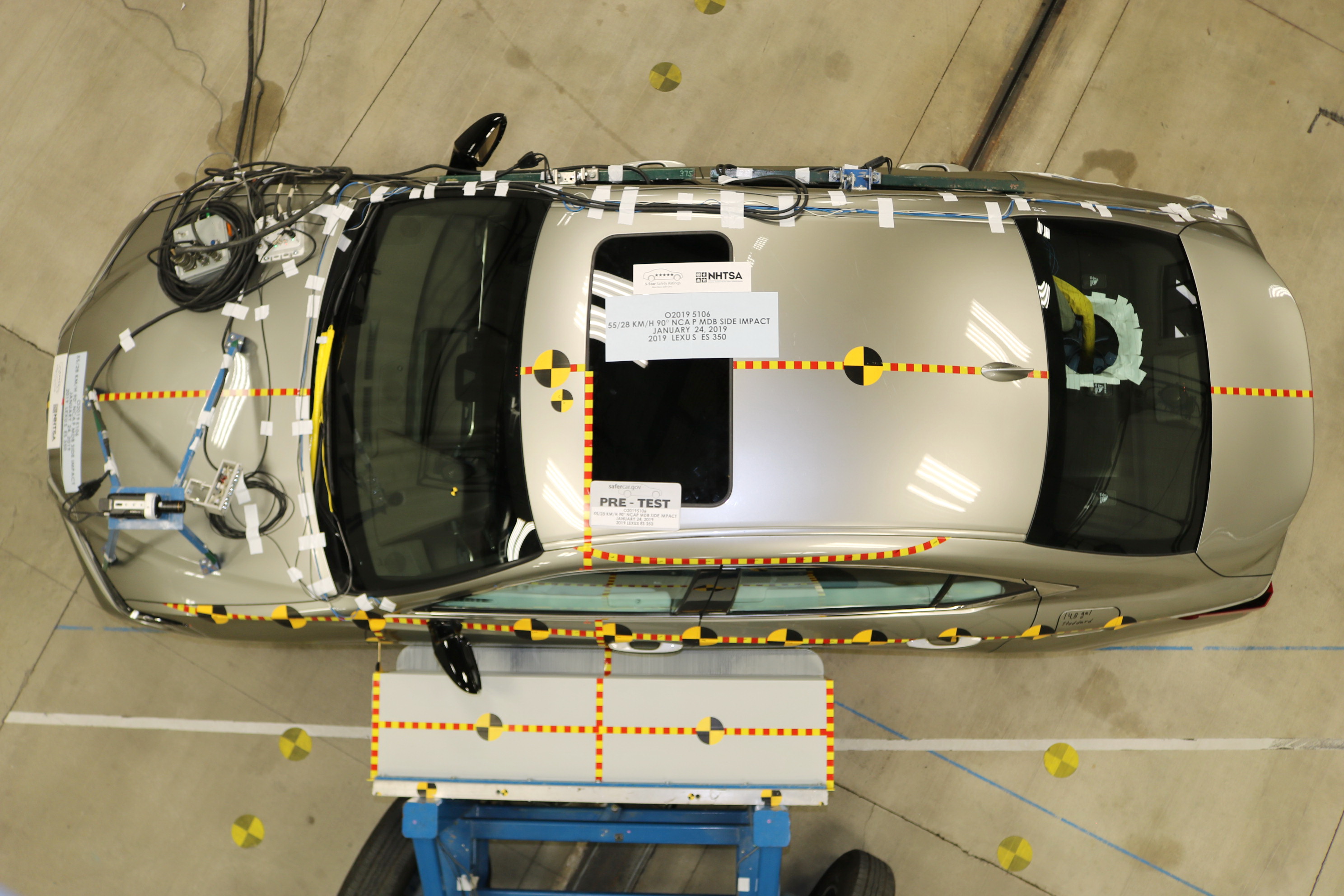 2019 LEXUS ES 350 crash image 15