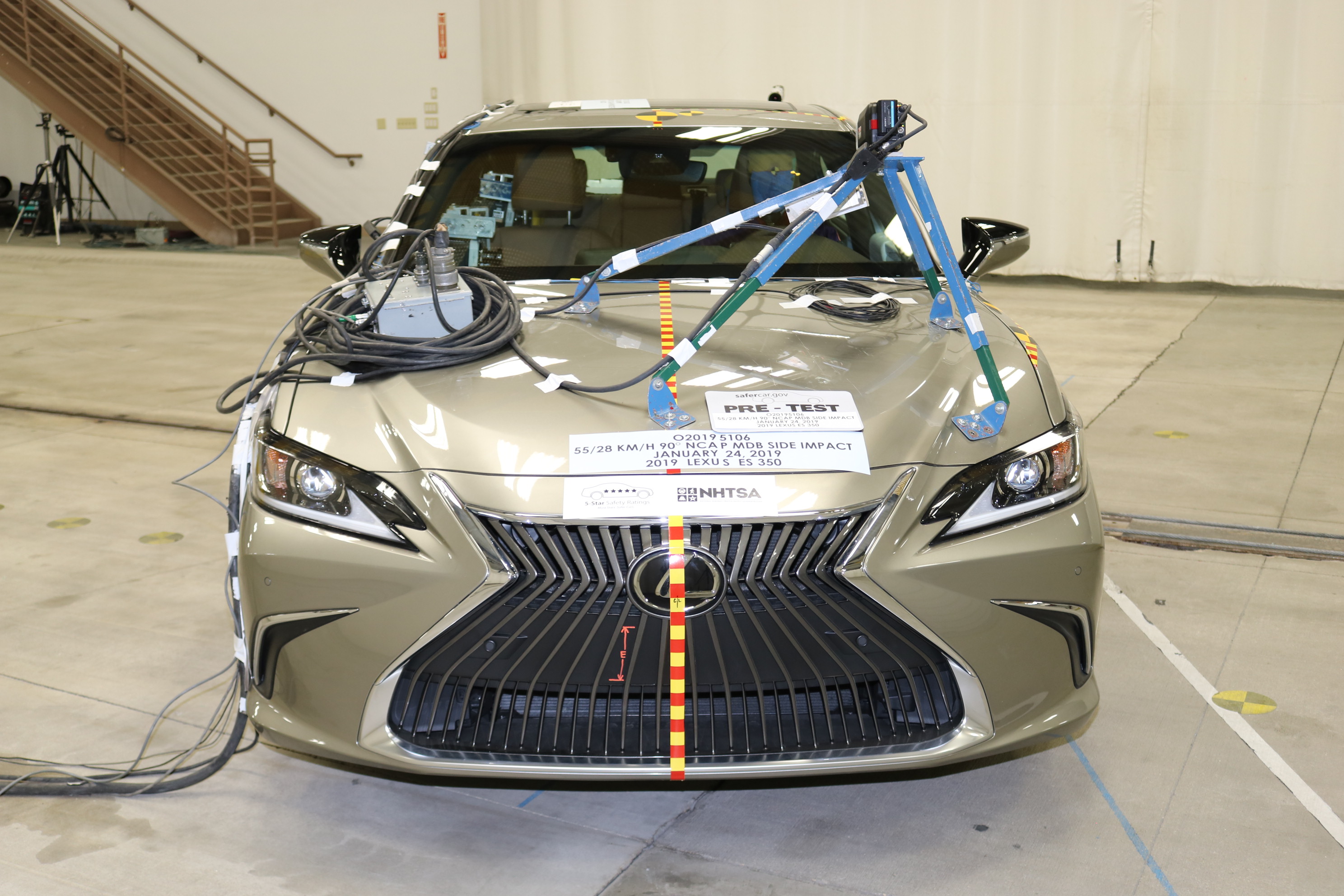 2019 LEXUS ES 350 crash image 3