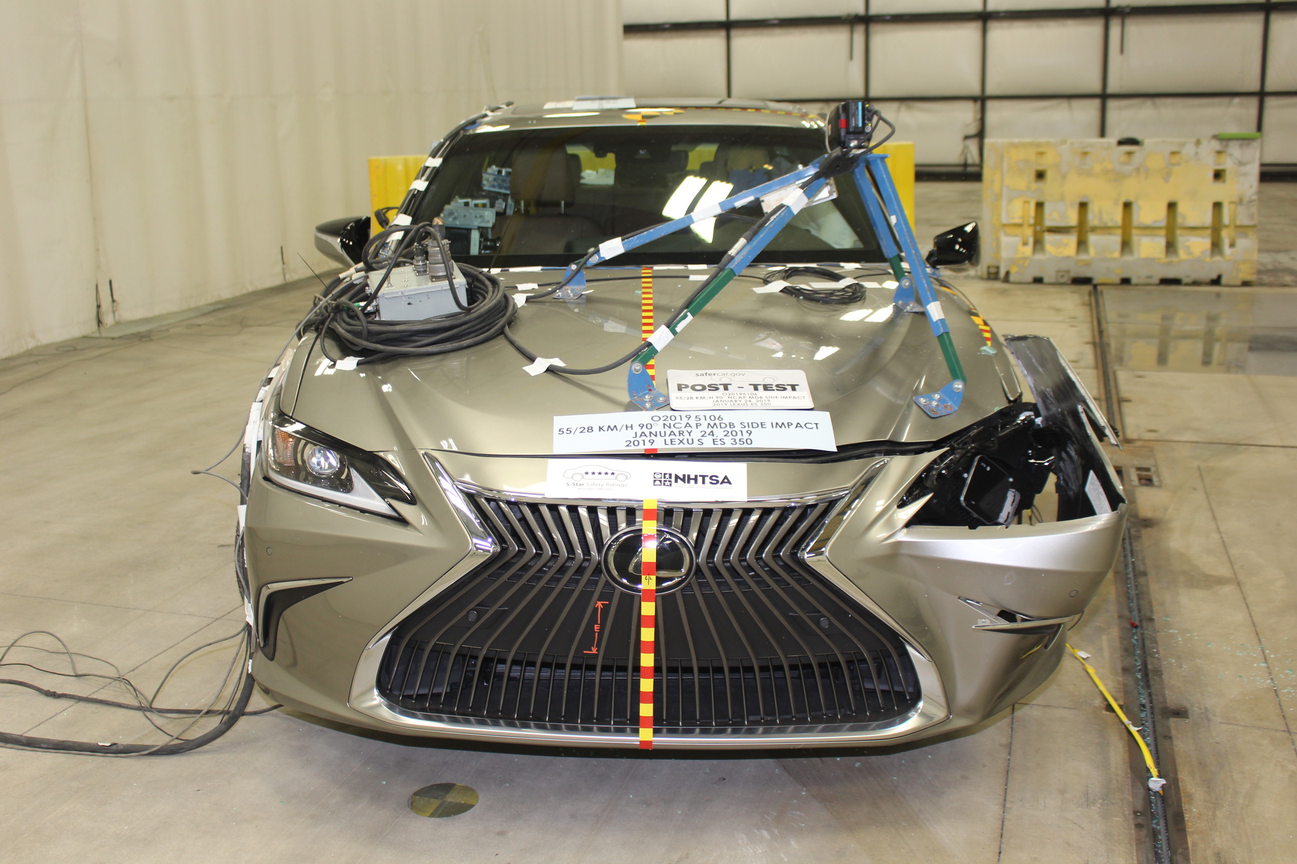 2019 LEXUS ES 350 crash image 4